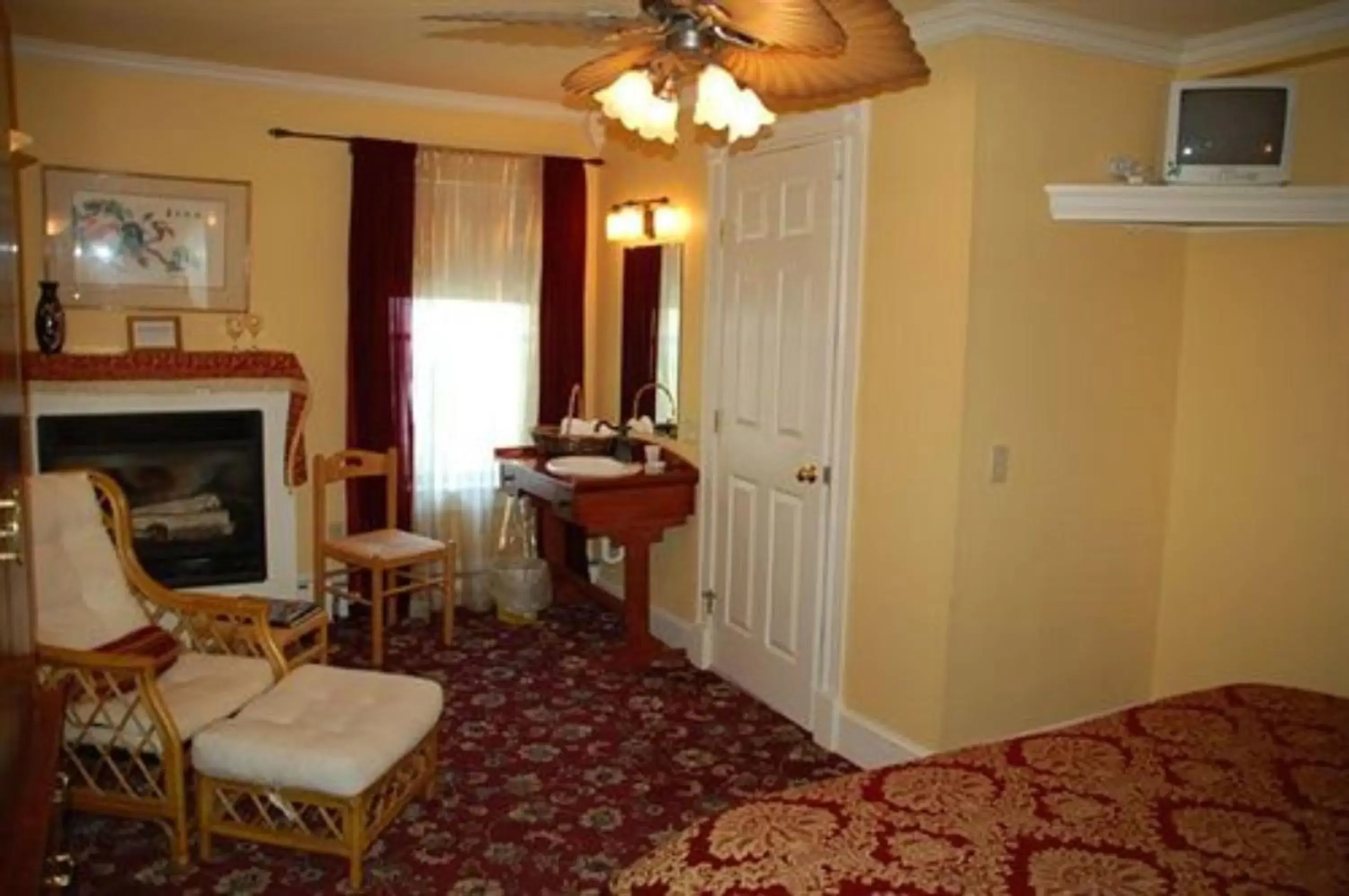 King Suite with Balcony in Artful Lodger King Suite with Balcony in Artful Lodger