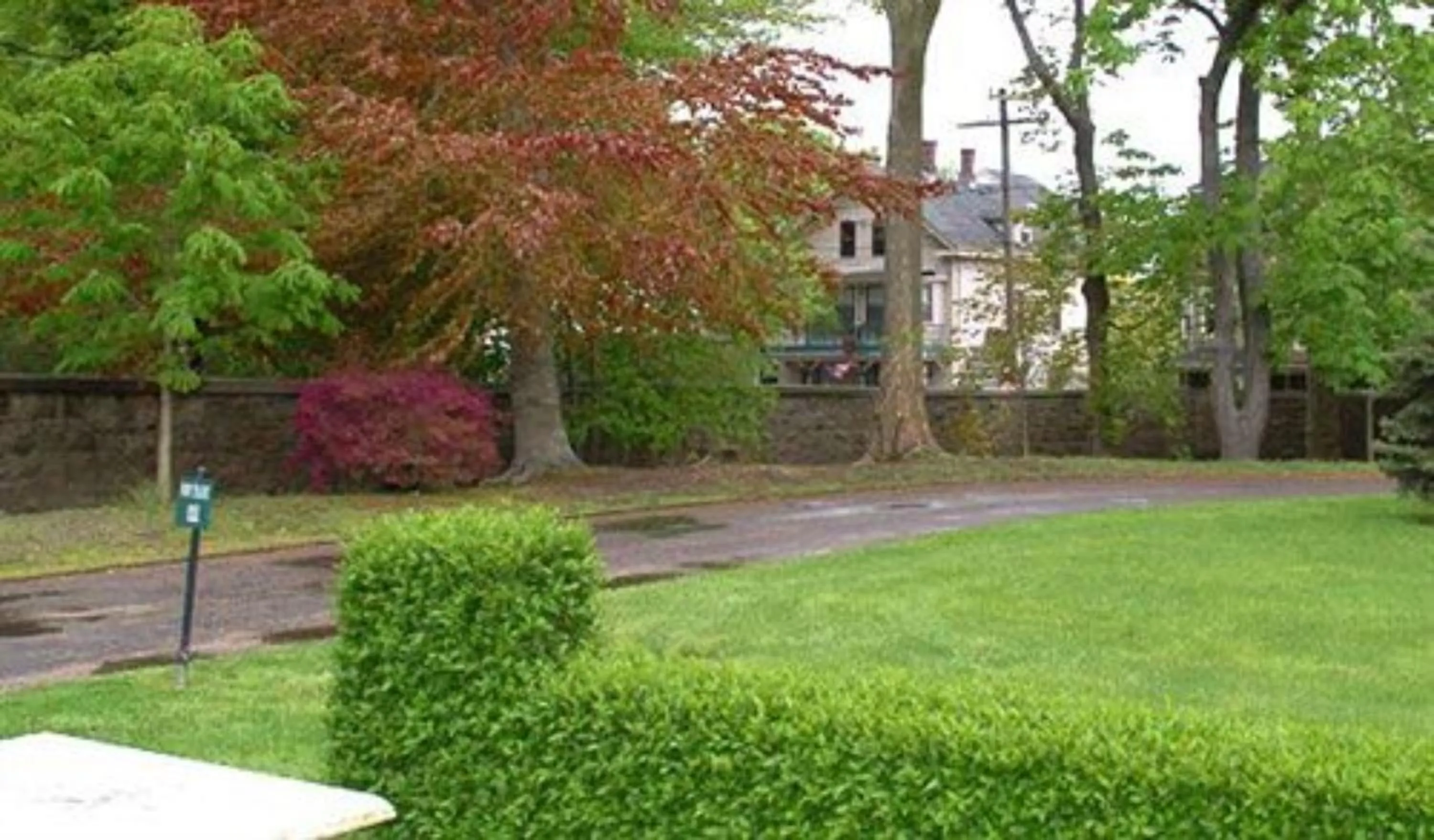 Neighbourhood in Artful Lodger