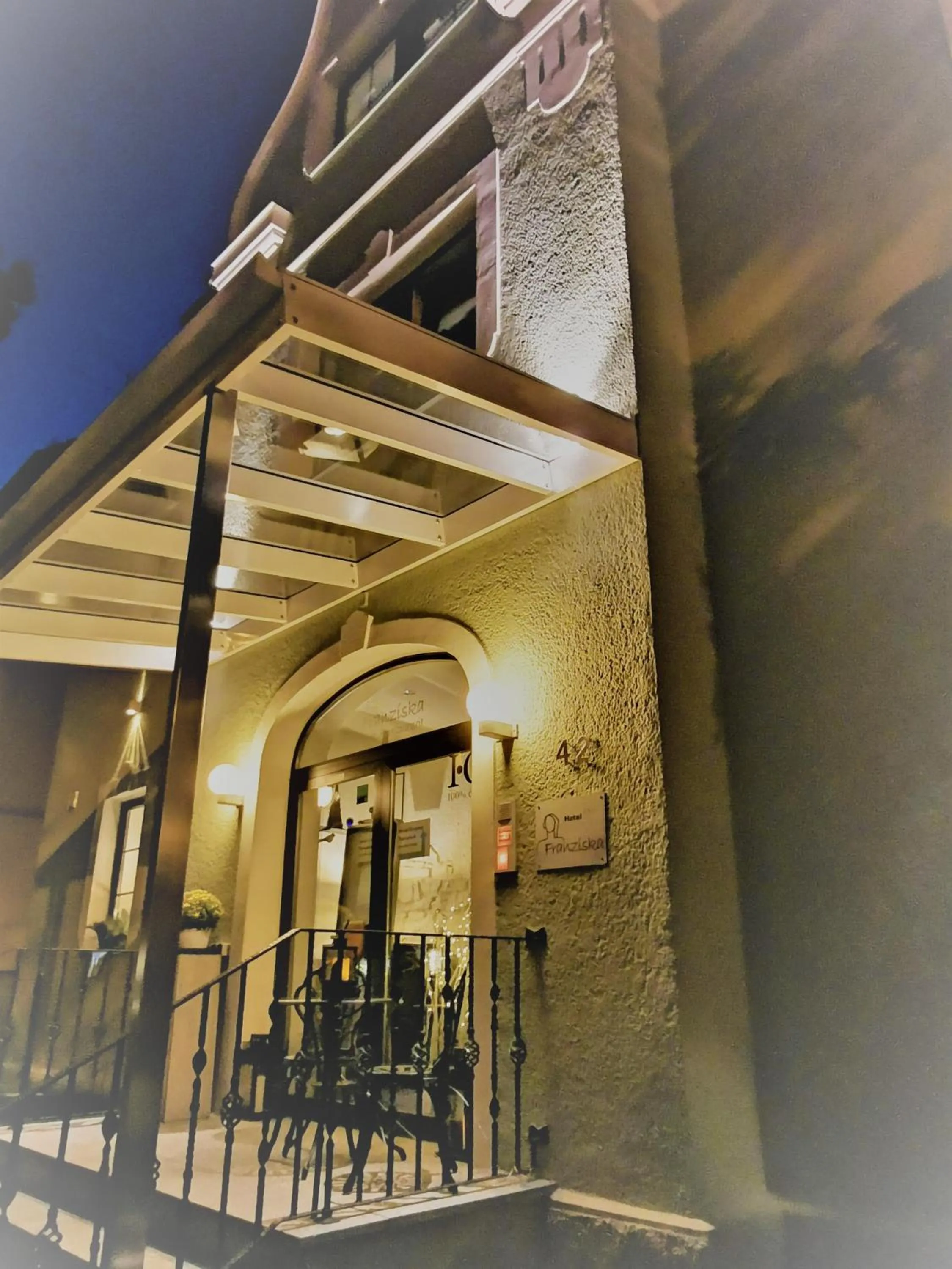 Facade/entrance in City Hotel Franziska