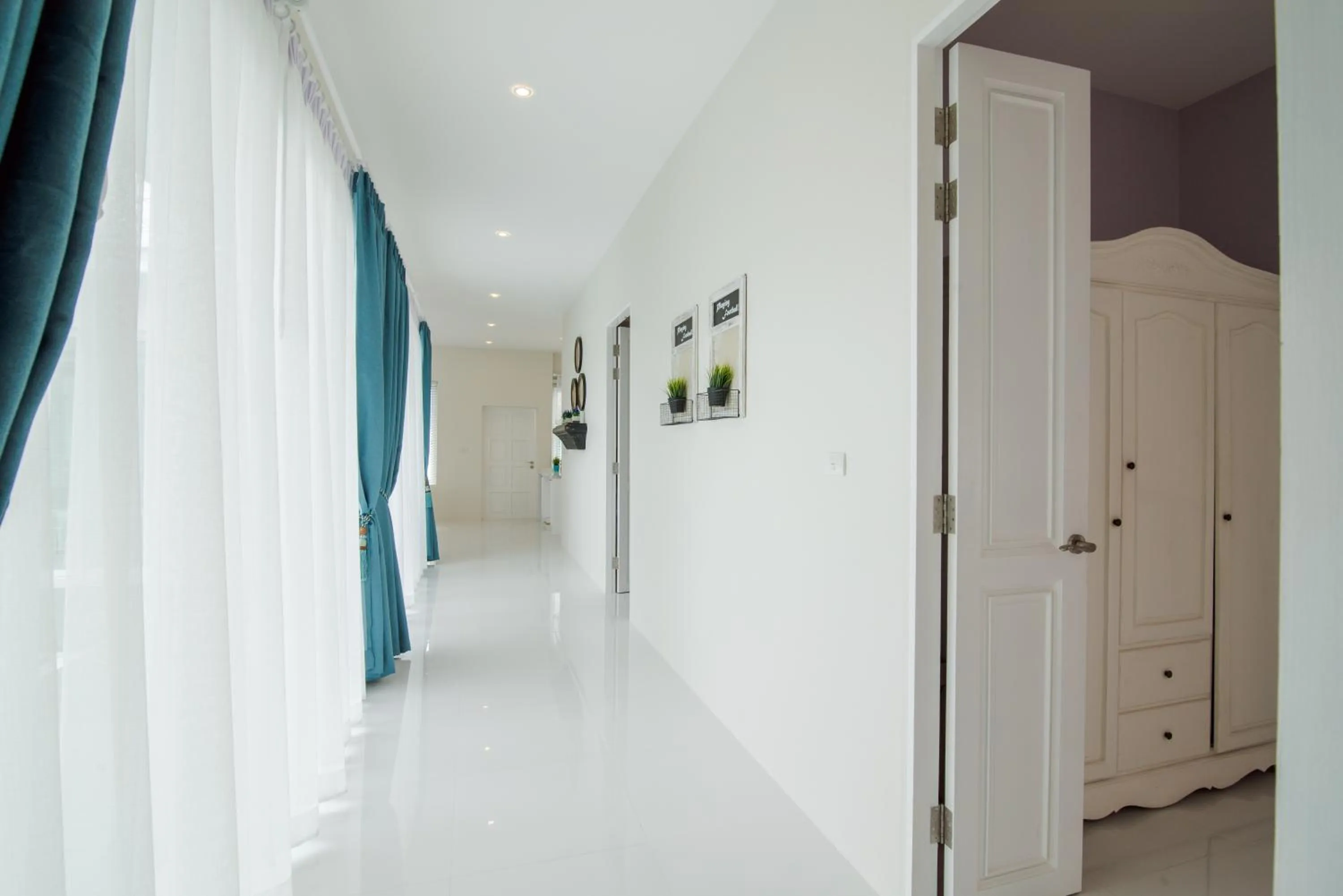 Photo of the whole room in Wan Arun Houses