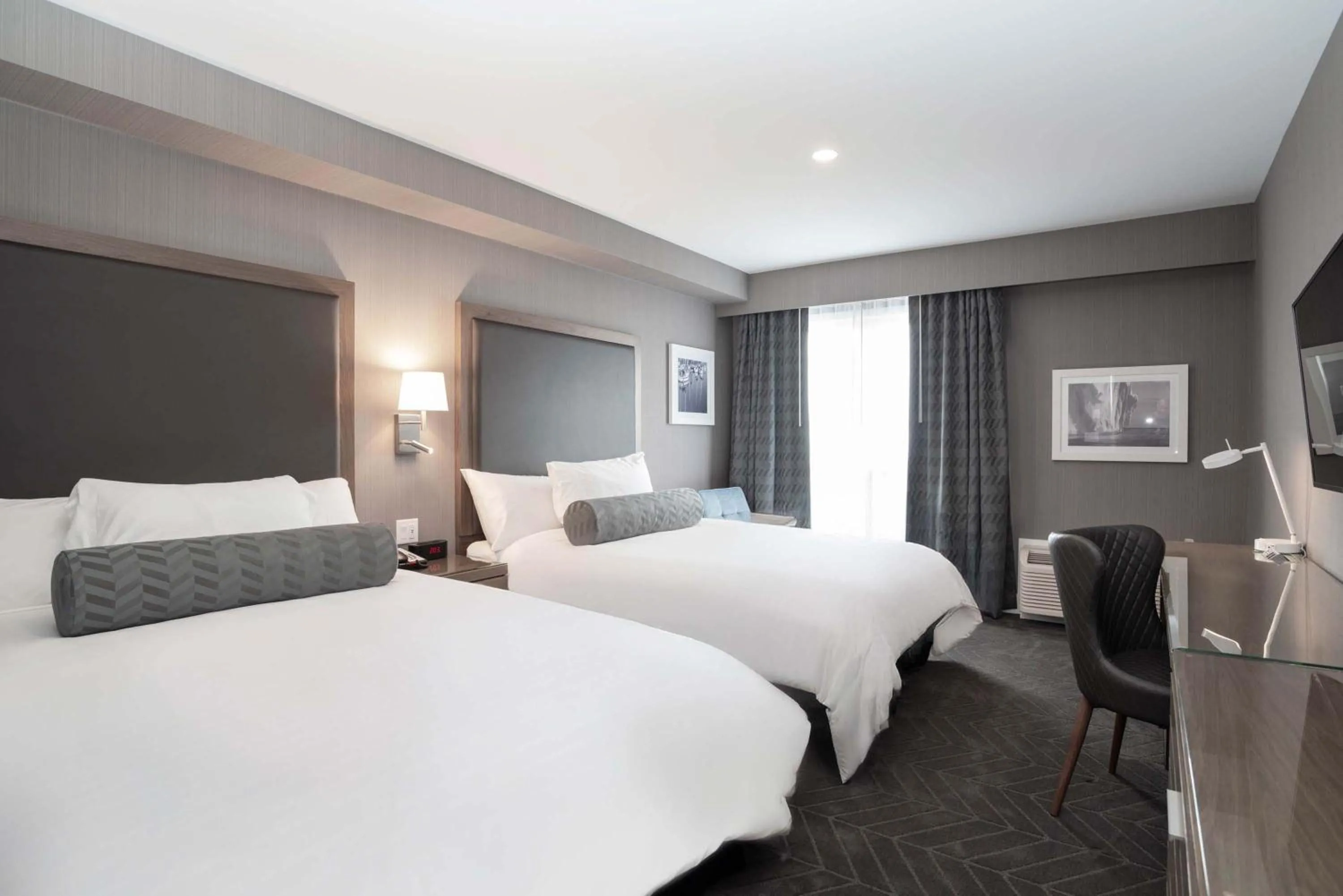 Photo of the whole room, Bed in Sandman Signature St. John's Hotel