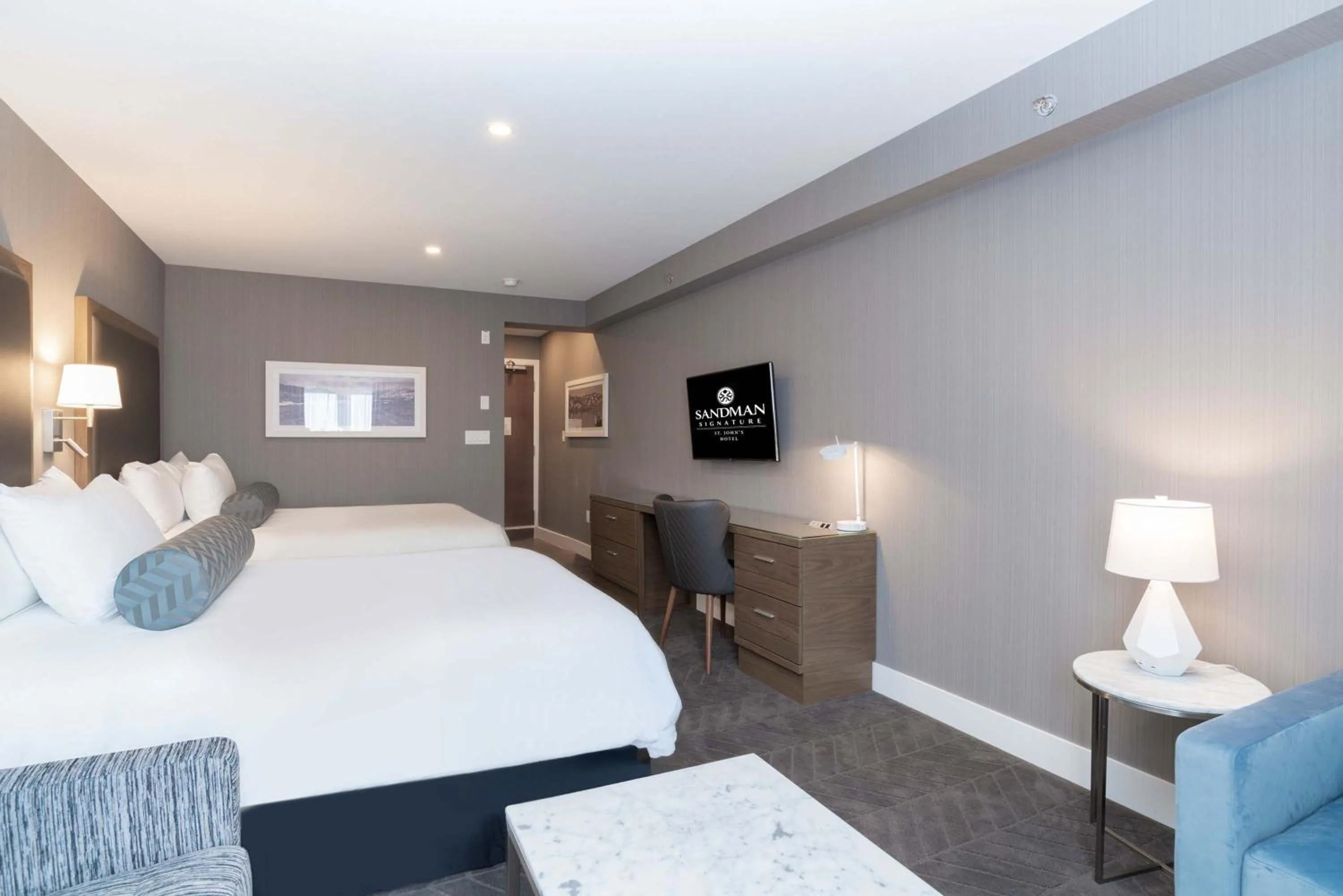 Photo of the whole room, Bed in Sandman Signature St. John's Hotel