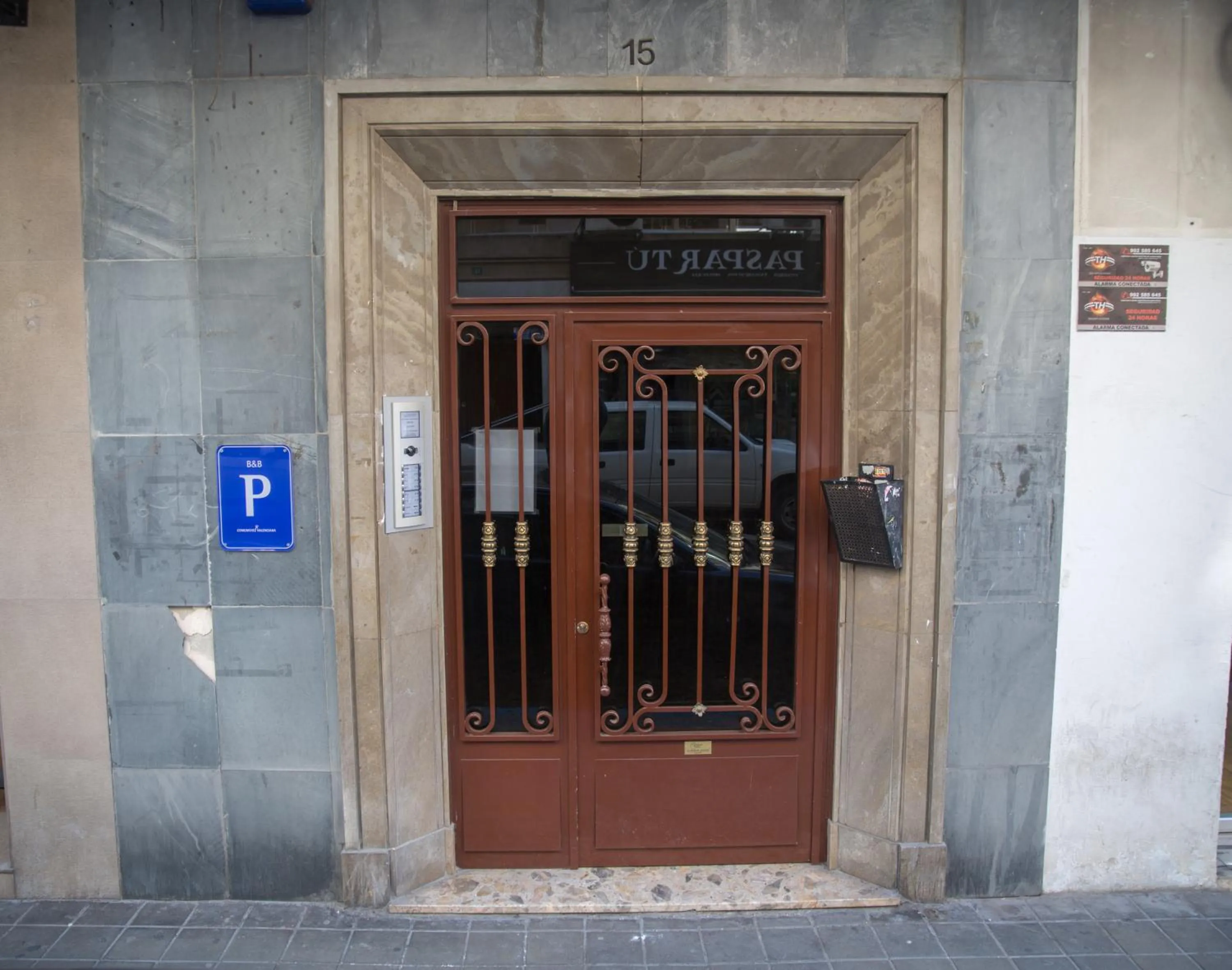 Facade/entrance in Old Town Alicante
