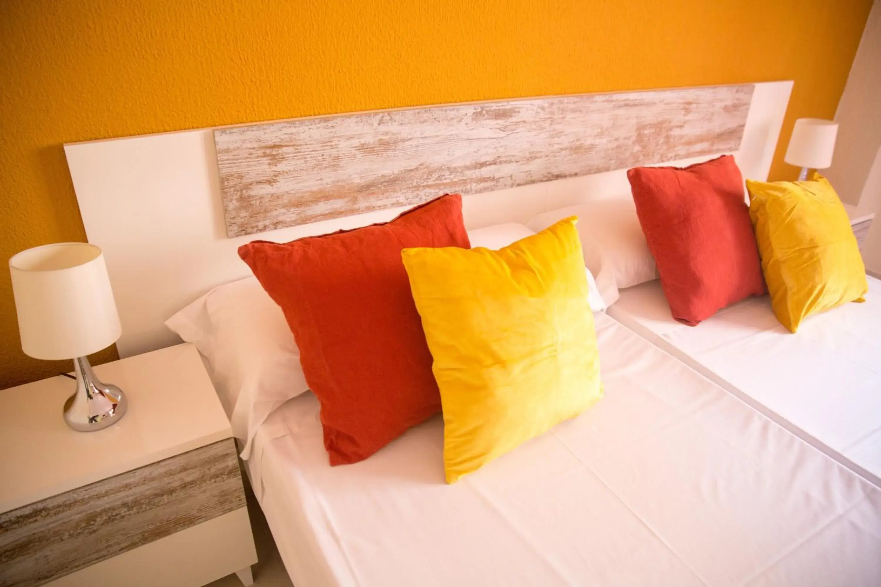 Standard Twin Room with Shared Bathroom in Old Town Alicante Standard Twin Room with Shared Bathroom in Old Town Alicante