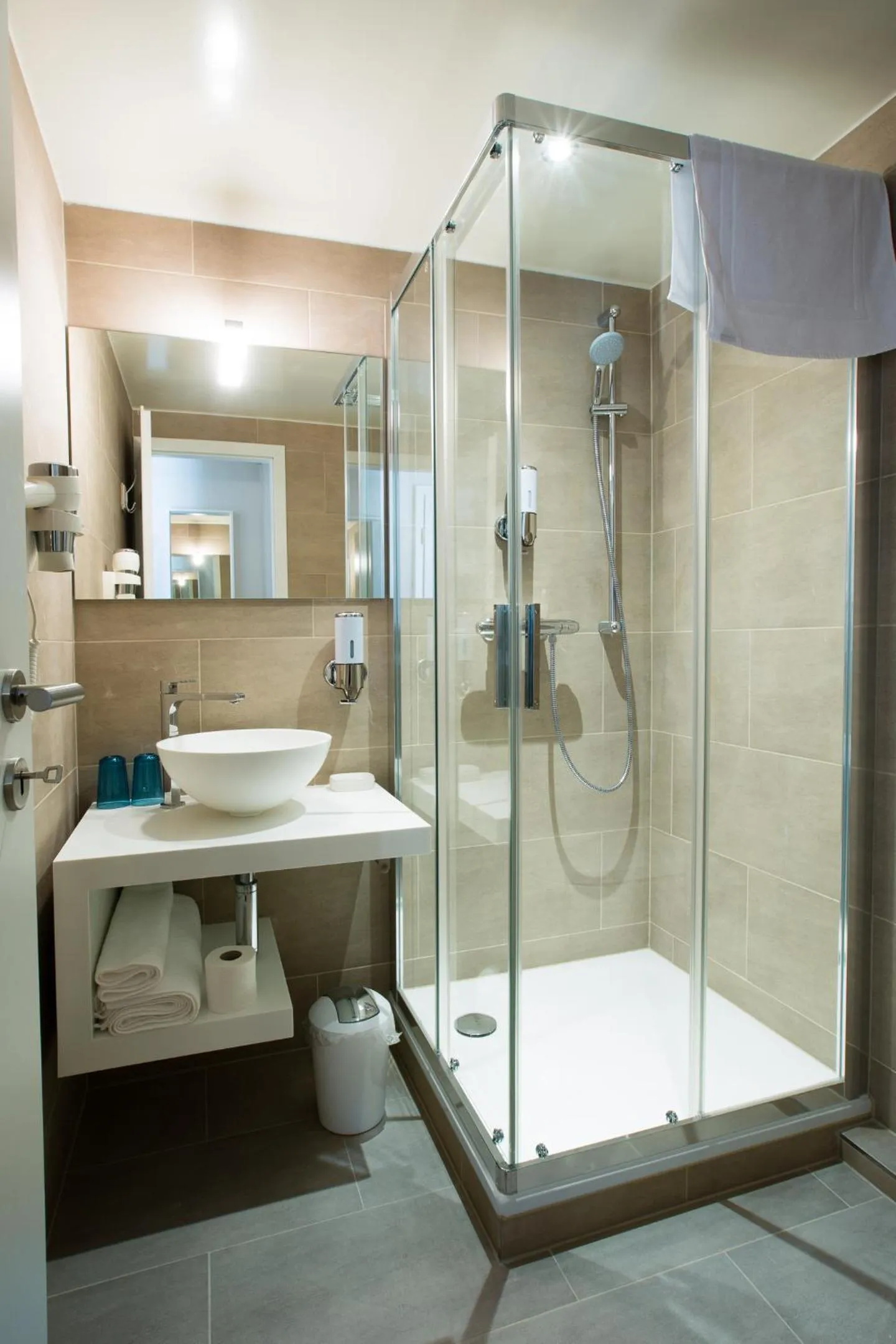 Shower in Auberge des Grands Bois