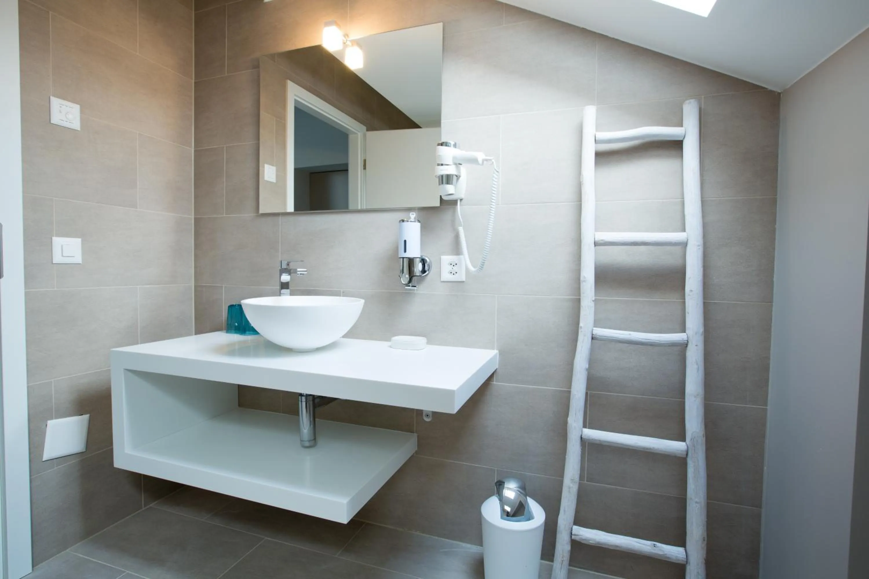 Shower in Auberge des Grands Bois