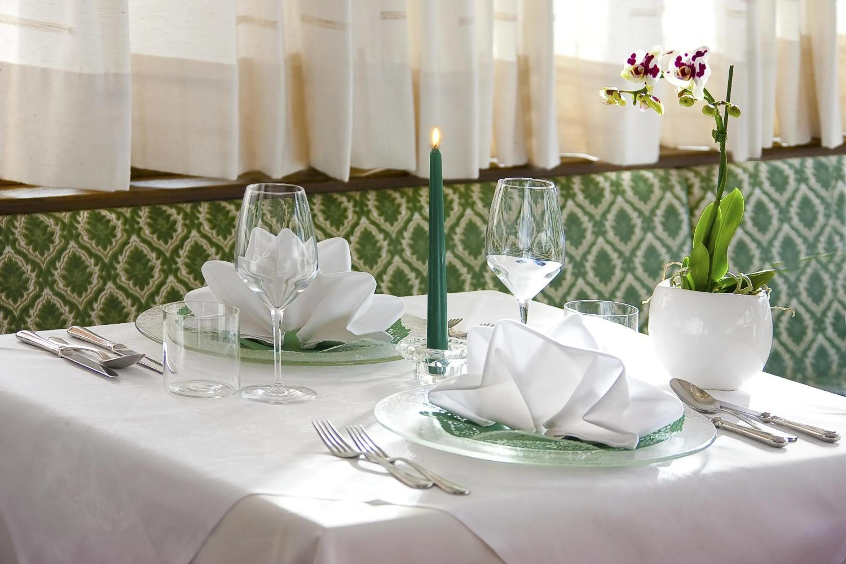 Restaurant/places to eat in Hotel Waldheim