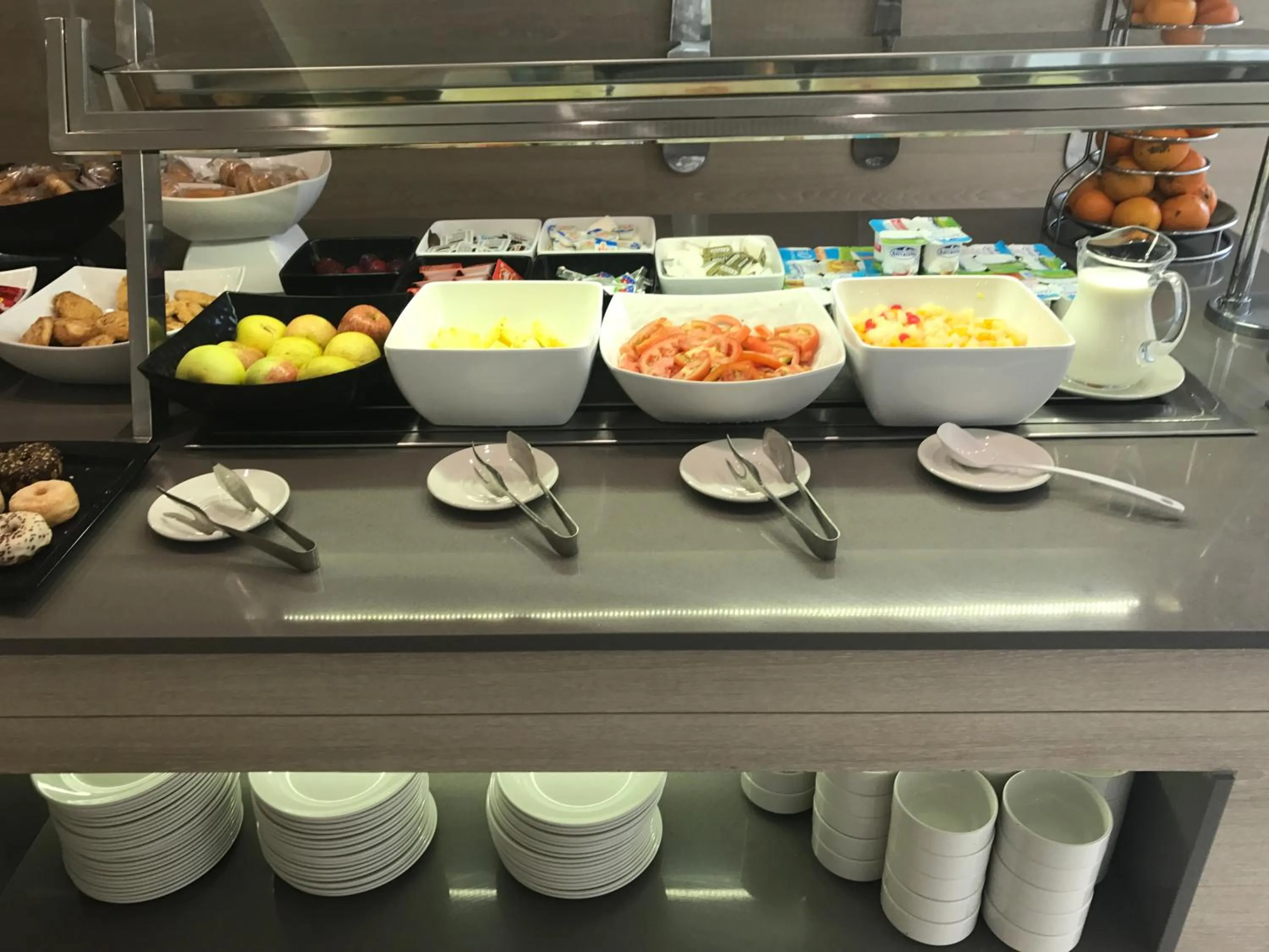 Buffet breakfast in Hotel Gracia