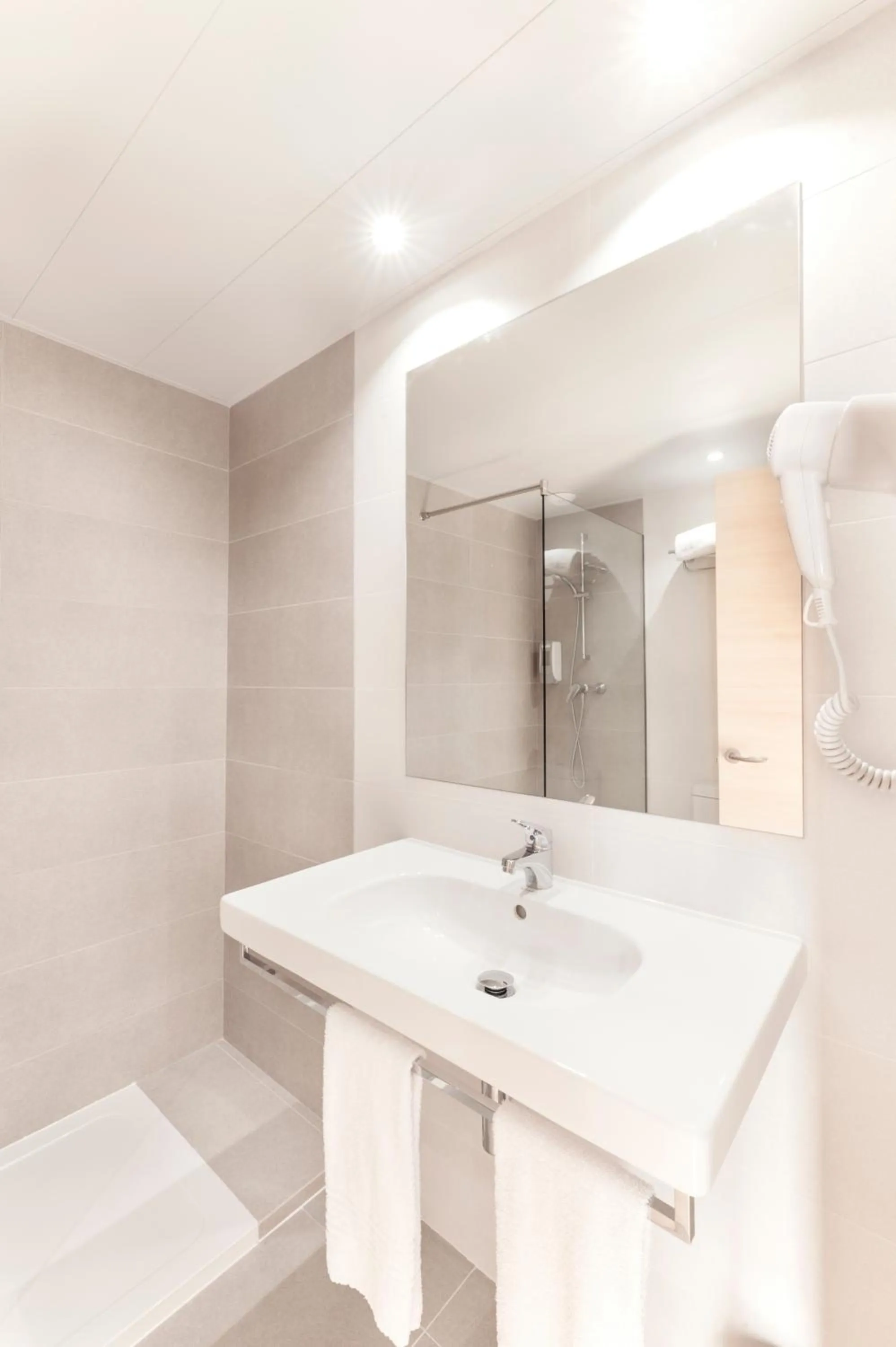 Bathroom in Hotel Gracia