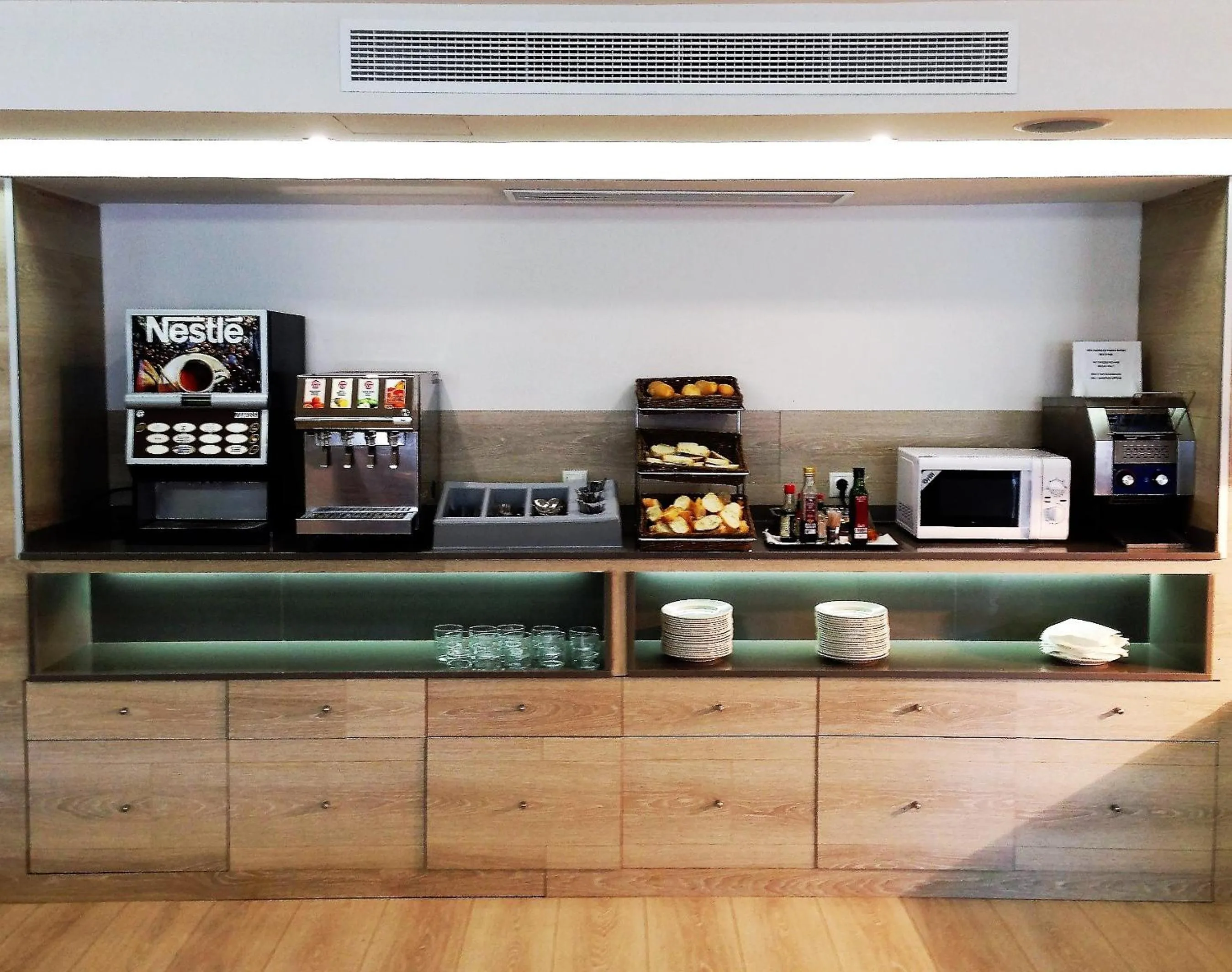 Restaurant/places to eat in Hotel Gracia