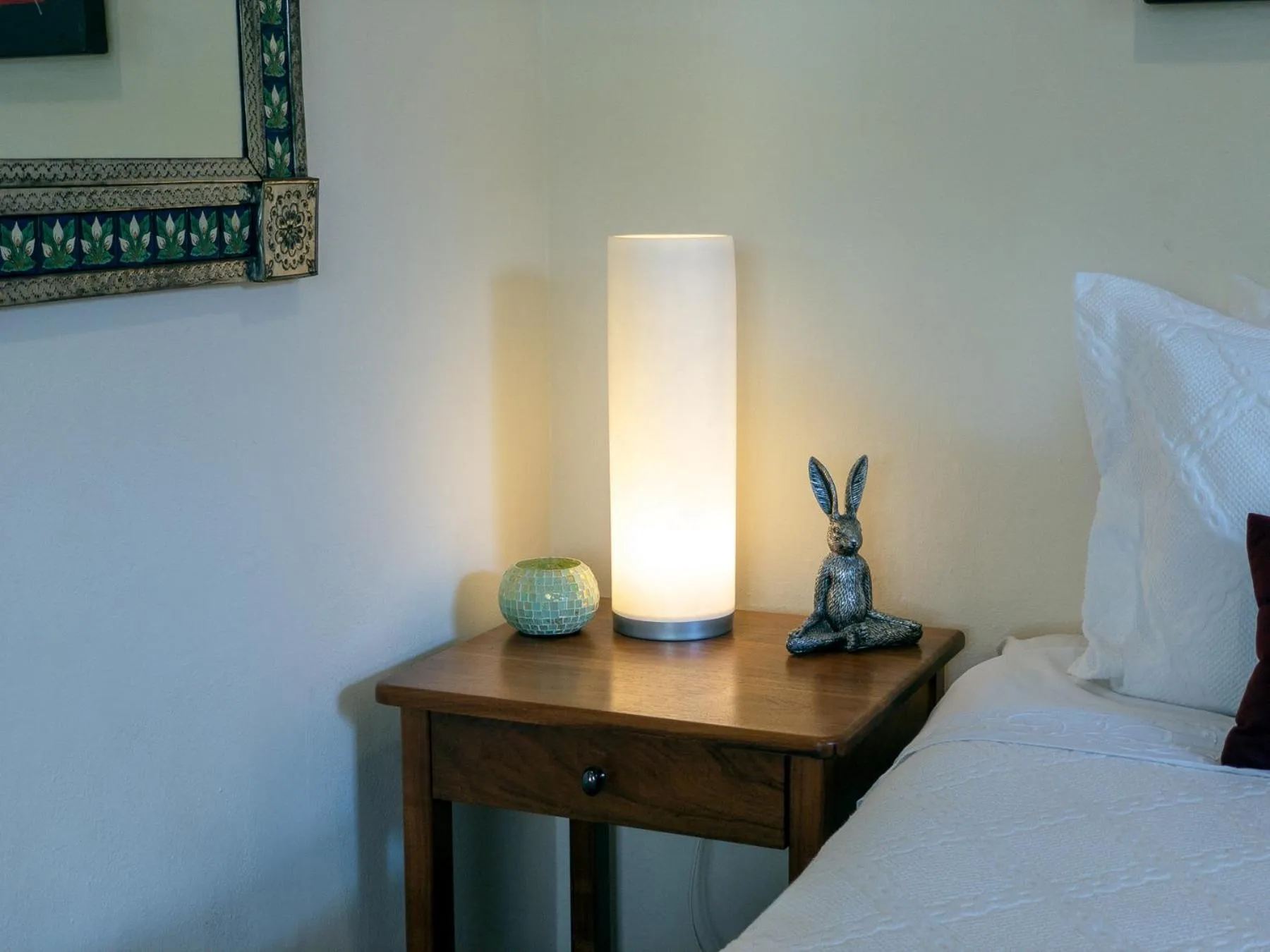 Decorative detail, Bed in Casa Sonoma - Charming Condos Minutes from Beach & Reef