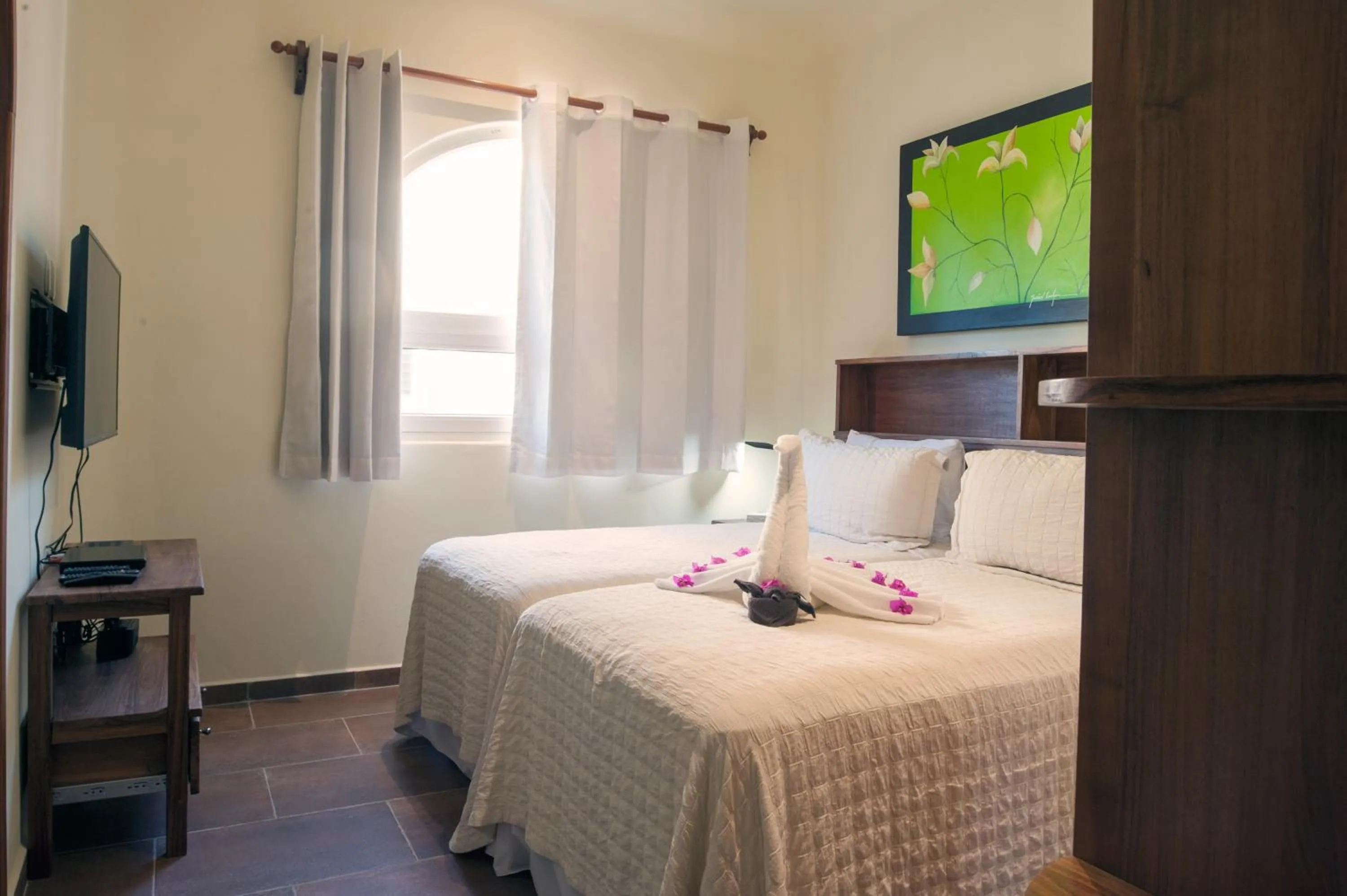 Bedroom, Bed in Casa Sonoma - Charming Condos Minutes from Beach & Reef