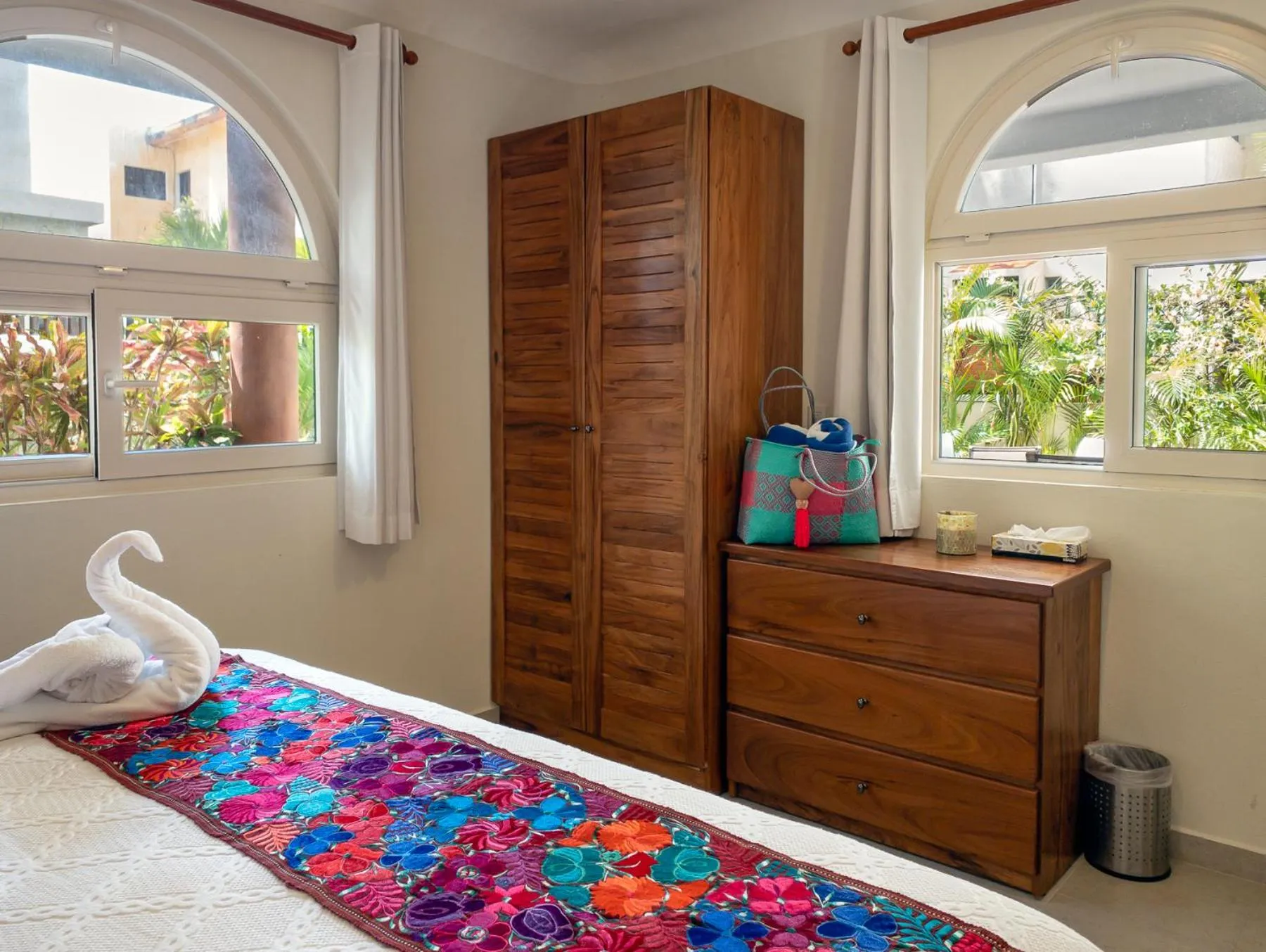 Bedroom, Bed in Casa Sonoma - Charming Condos Minutes from Beach & Reef