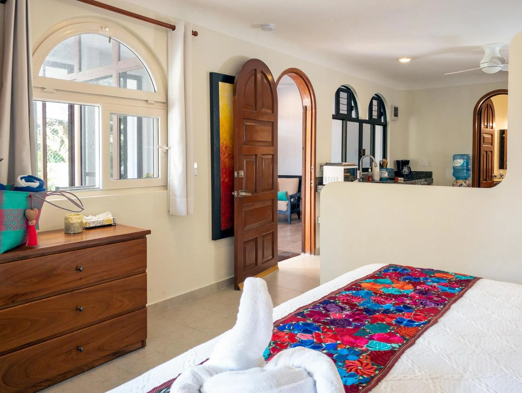 Kitchen or kitchenette, Bed in Casa Sonoma - Charming Condos Minutes from Beach & Reef
