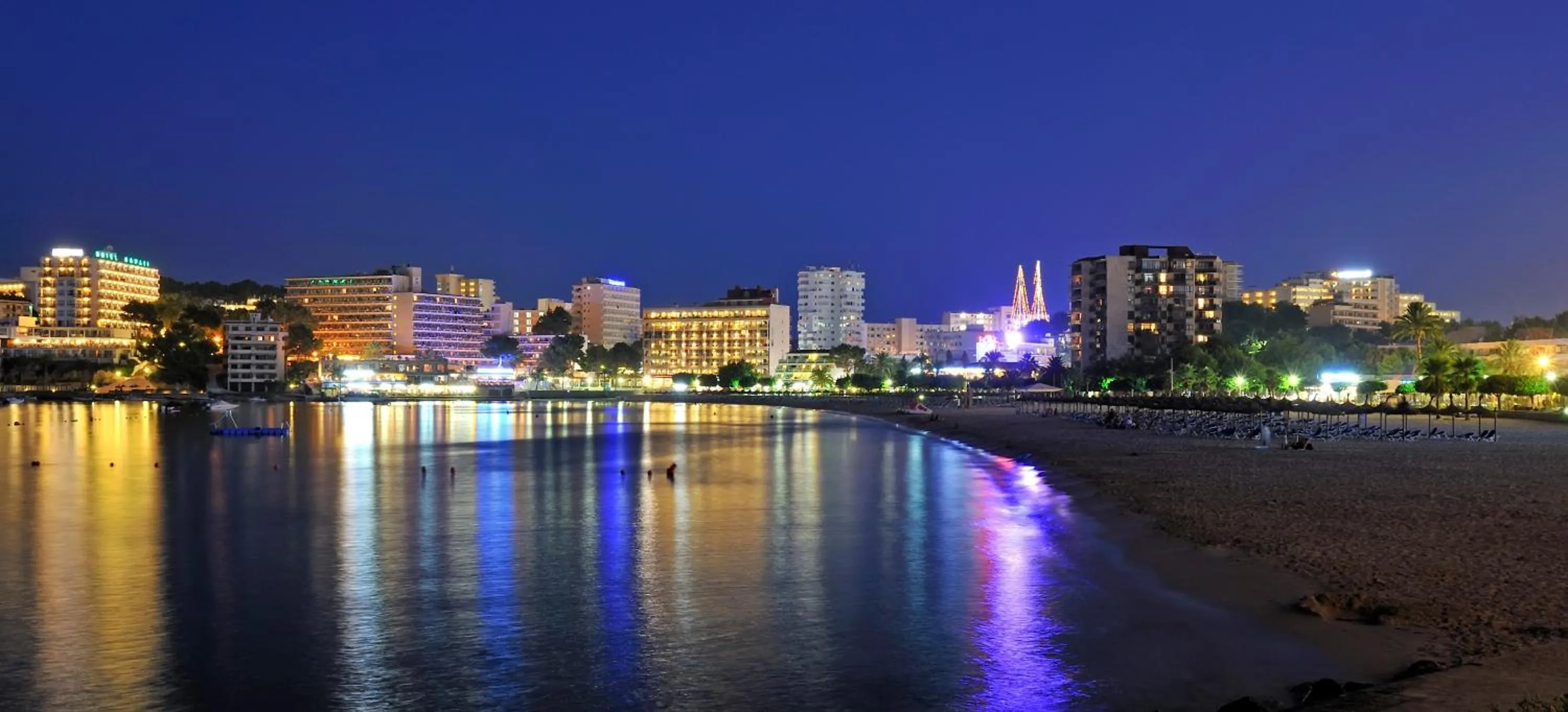 Beach in Marina Palmanova Apartamentos
