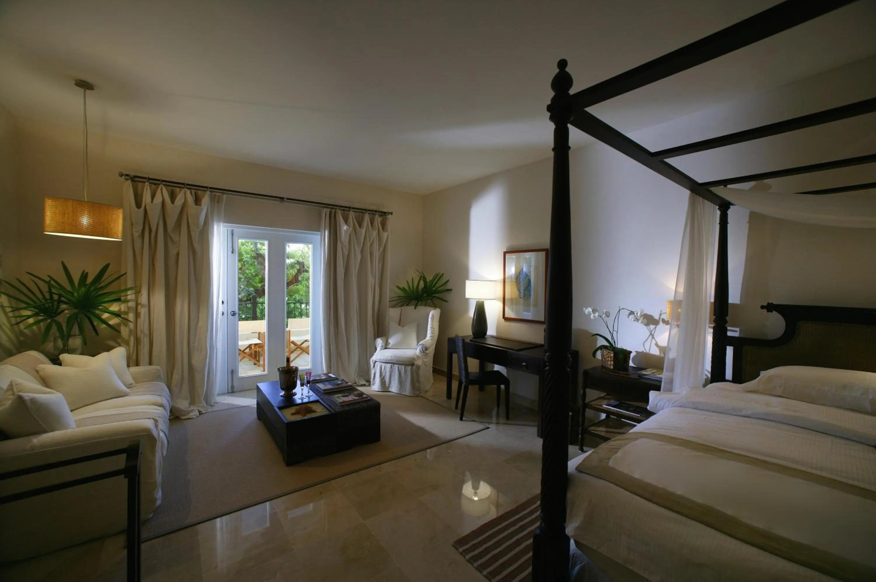 Garden view, Bed in Casa Colonial Beach & Spa