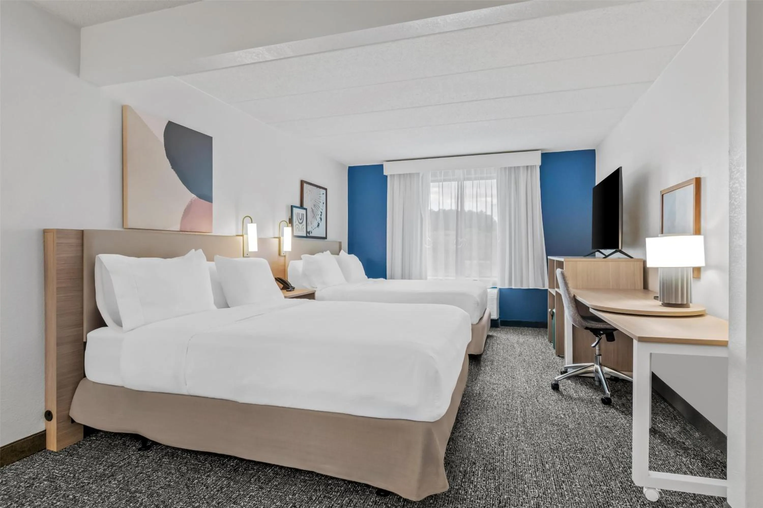 Bed in Spark by Hilton Mechanicsburg