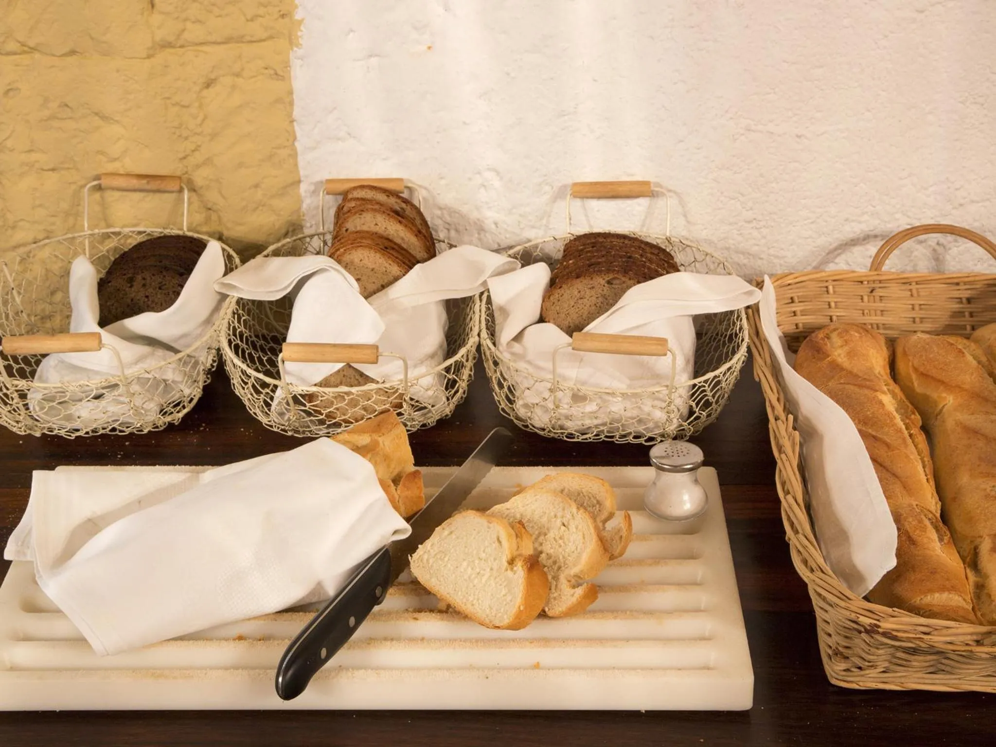 Food and drinks in Finca Hotel Rural Predio Son Serra