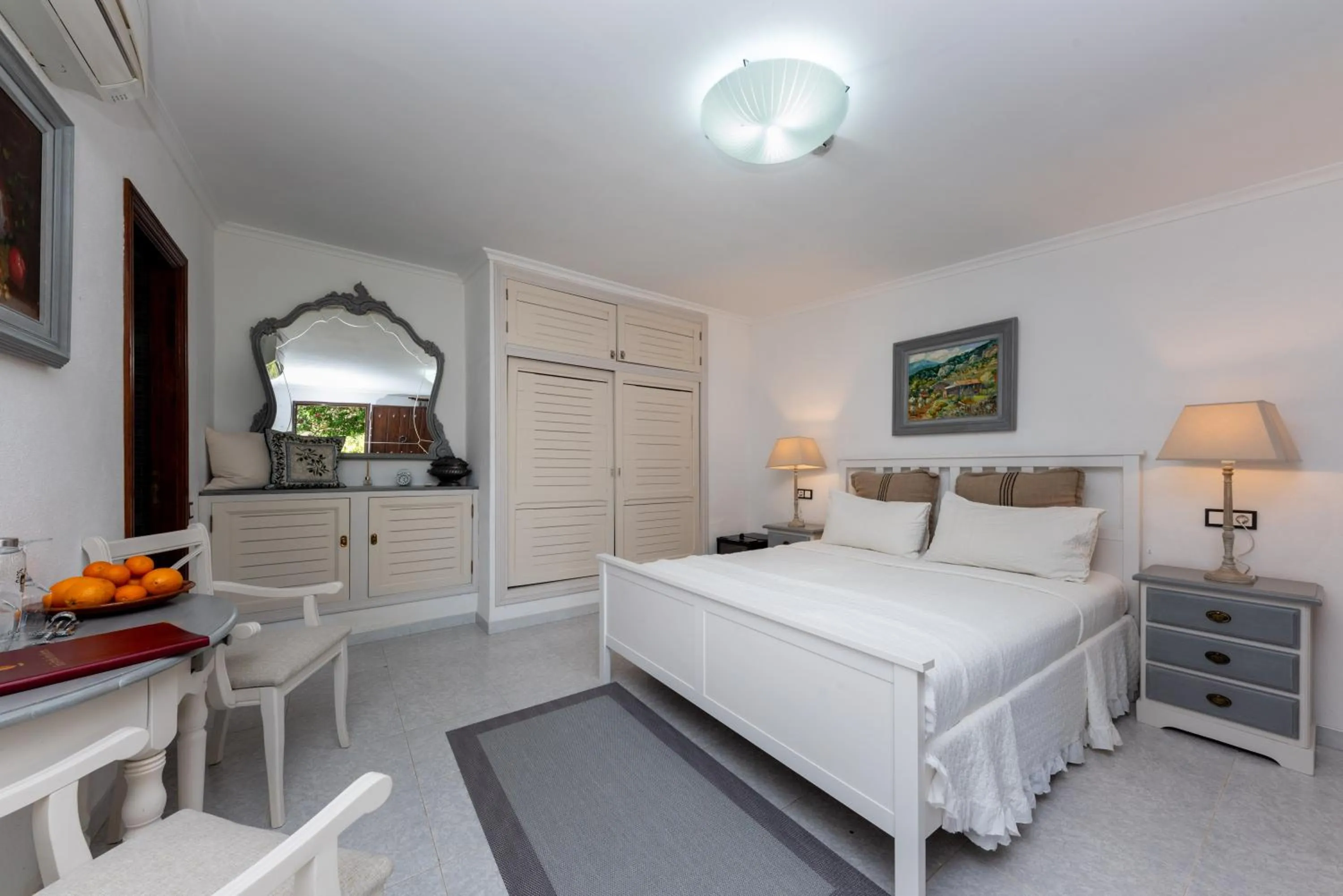 Property building, Bed in Finca Hotel Rural Predio Son Serra