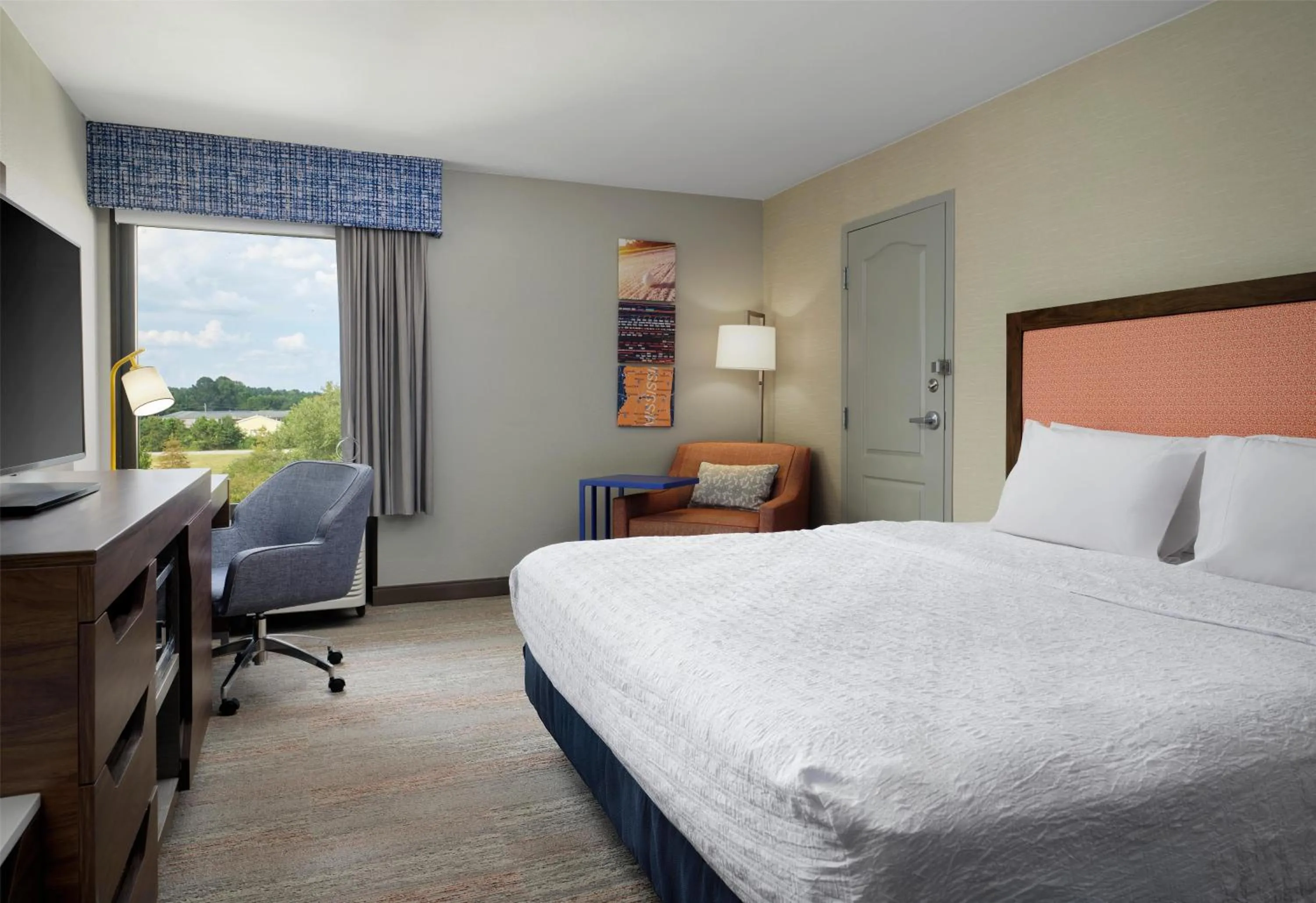 Bed in Hampton Inn Meridian