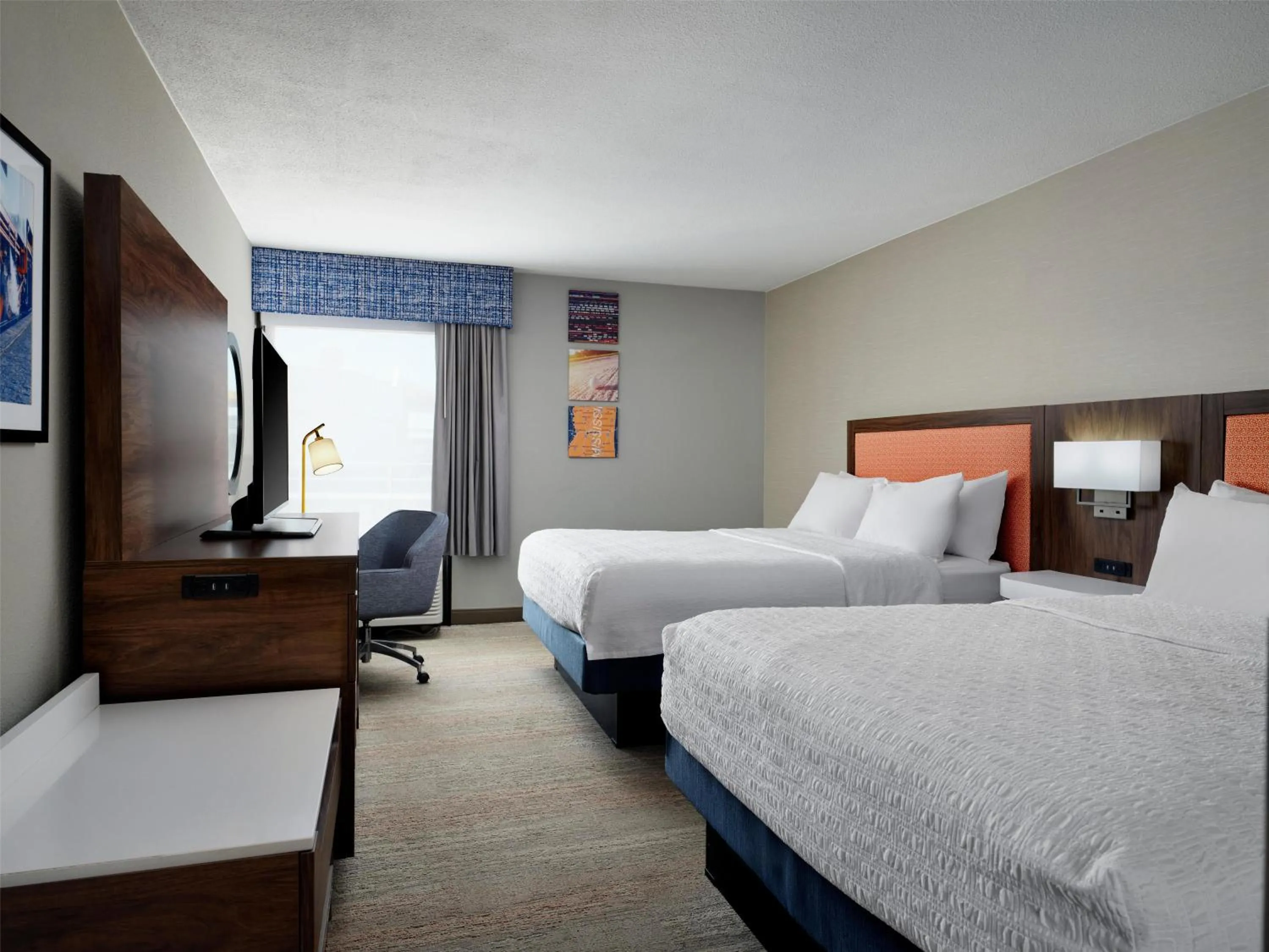 Bed in Hampton Inn Meridian