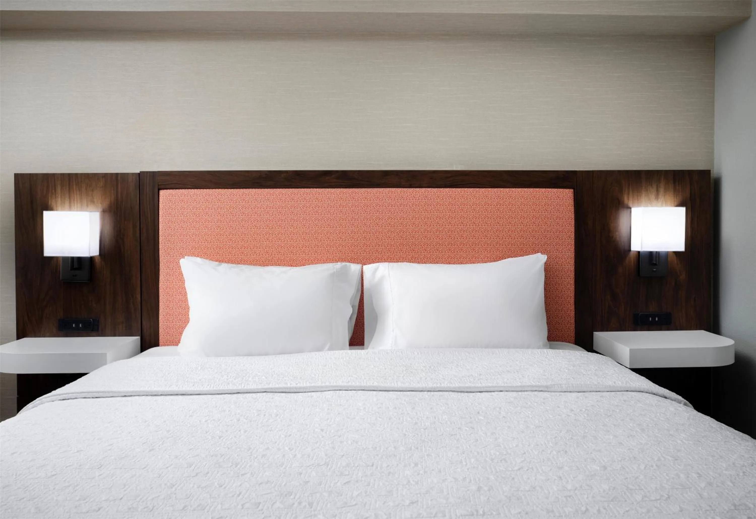 Bed in Hampton Inn Meridian