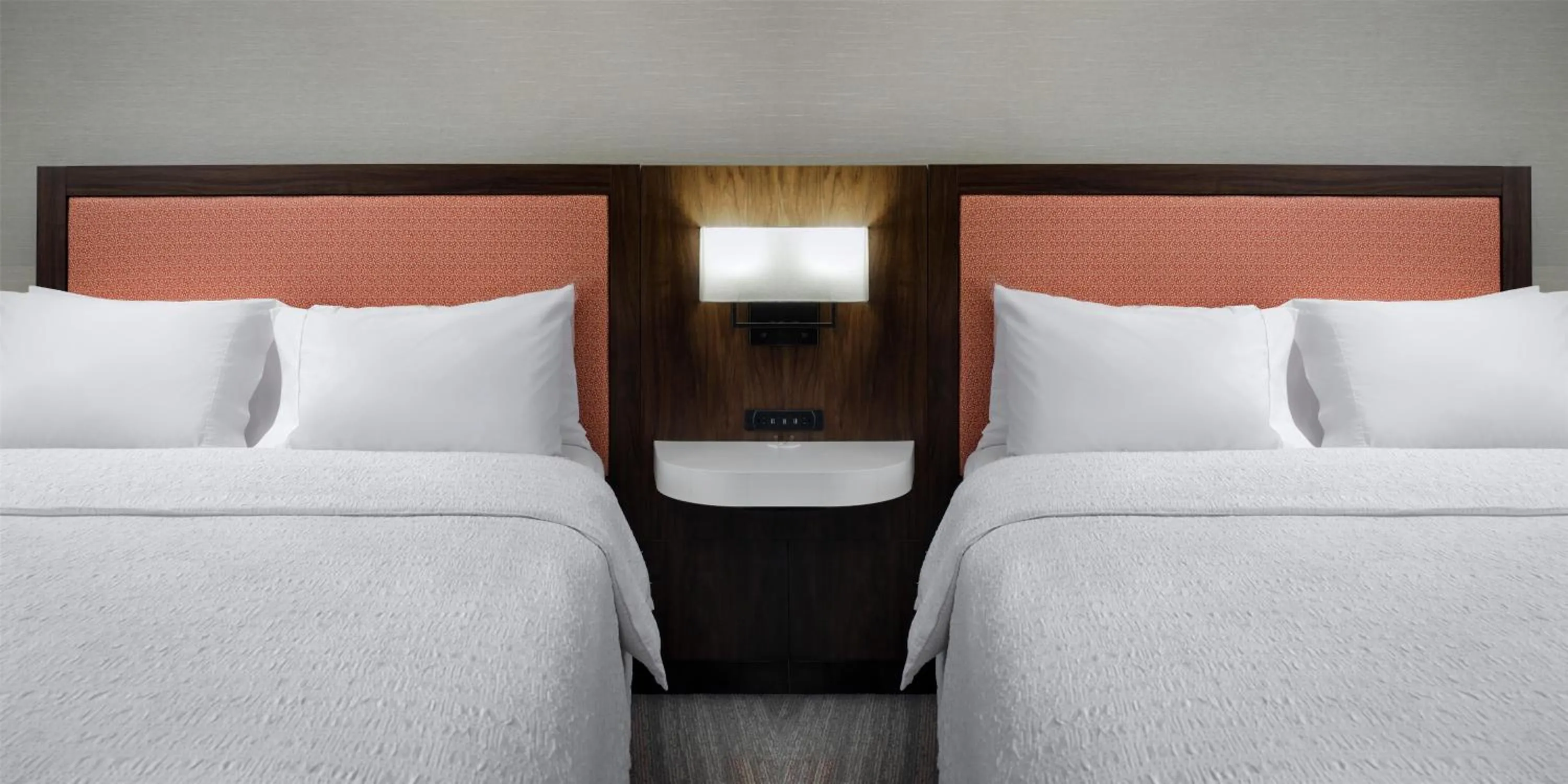 Bed in Hampton Inn Meridian