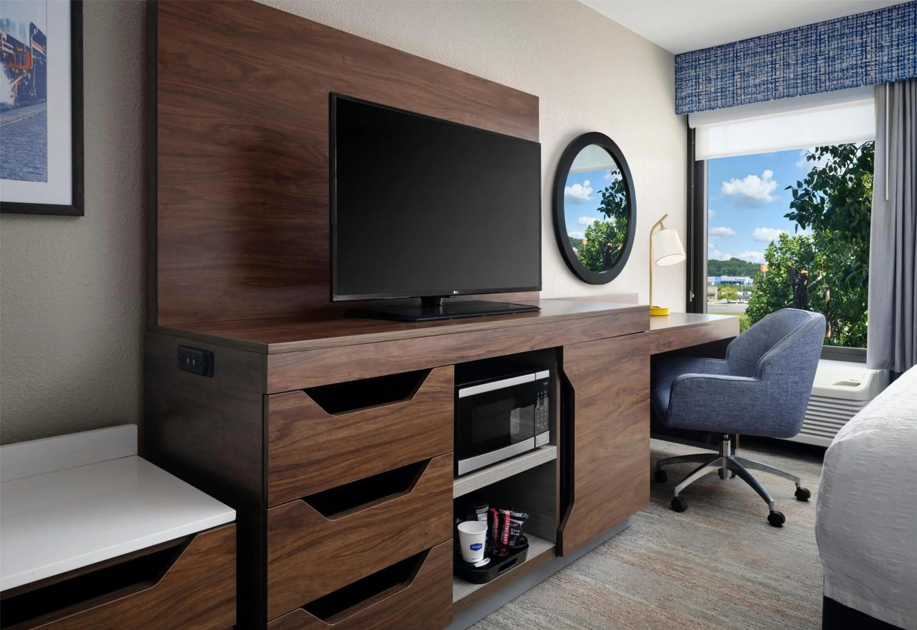 Bedroom in Hampton Inn Meridian