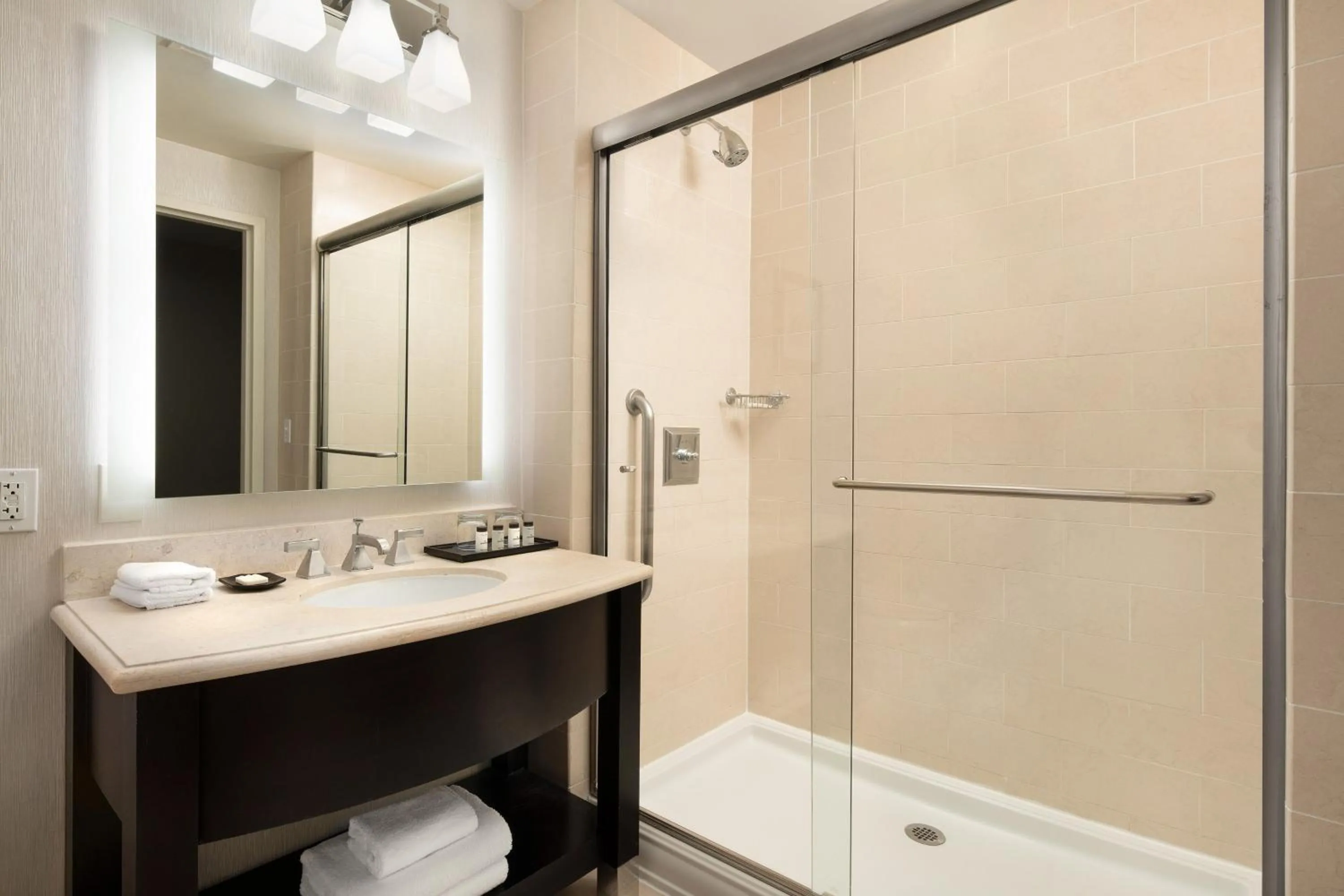 Bathroom in Sheraton Garden Grove-Anaheim South