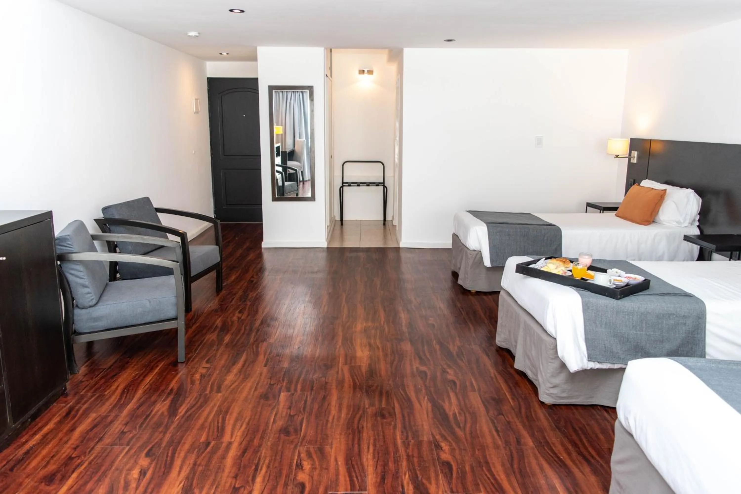 Photo of the whole room in Duomi Hotel Buenos Aires