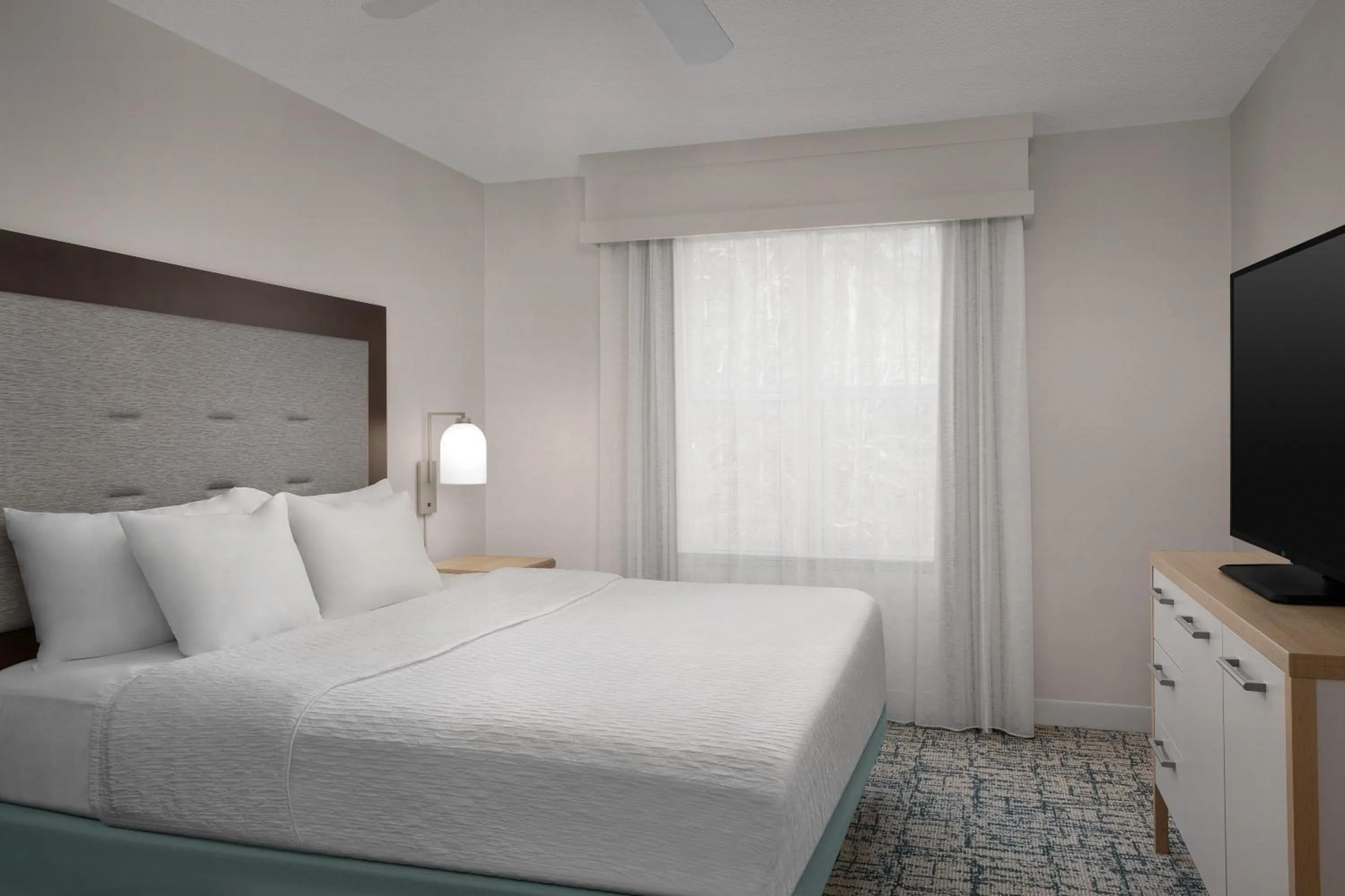 Bed in Homewood Suites by Hilton Raleigh/Cary