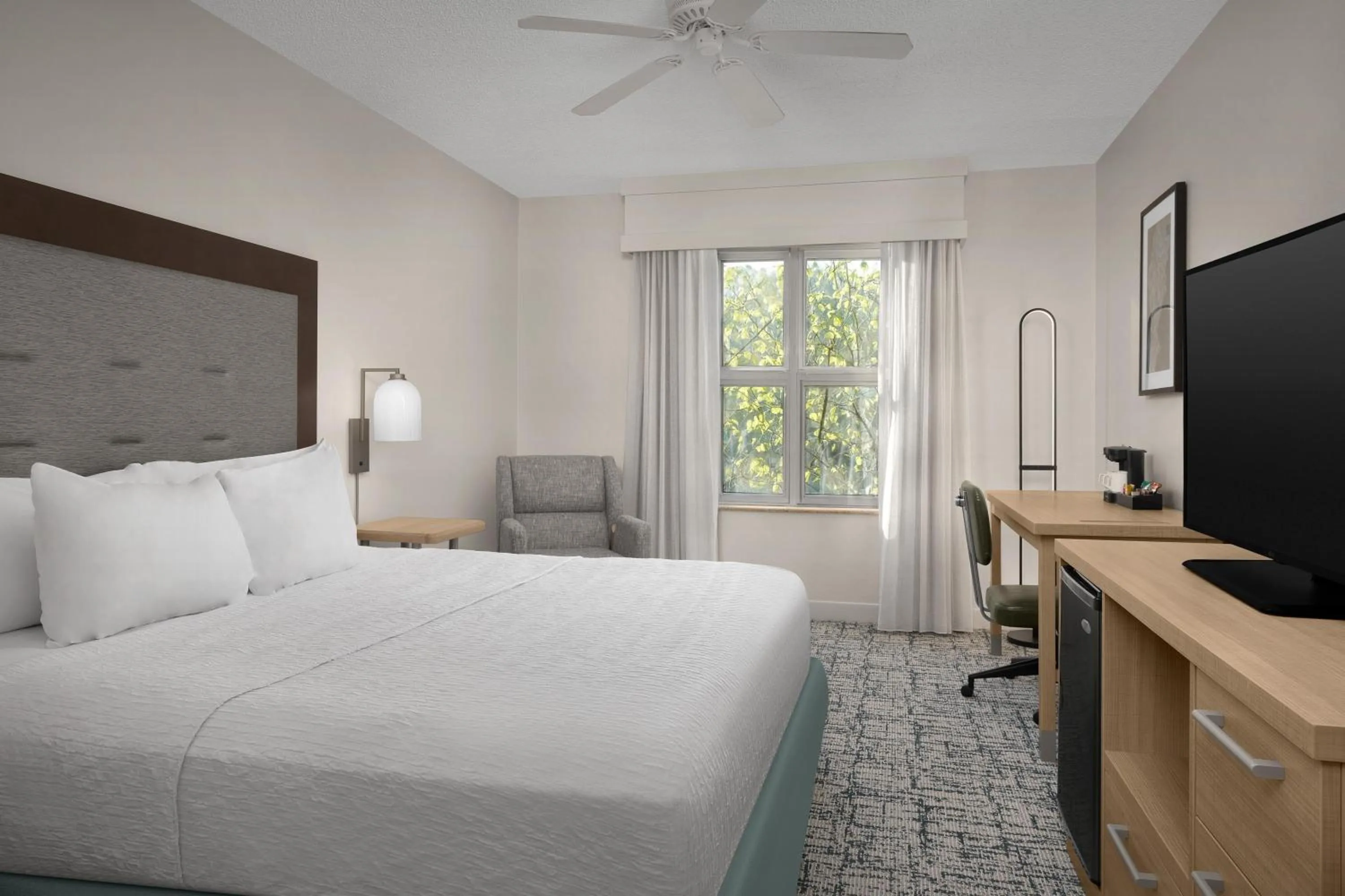 Bed in Homewood Suites by Hilton Raleigh/Cary