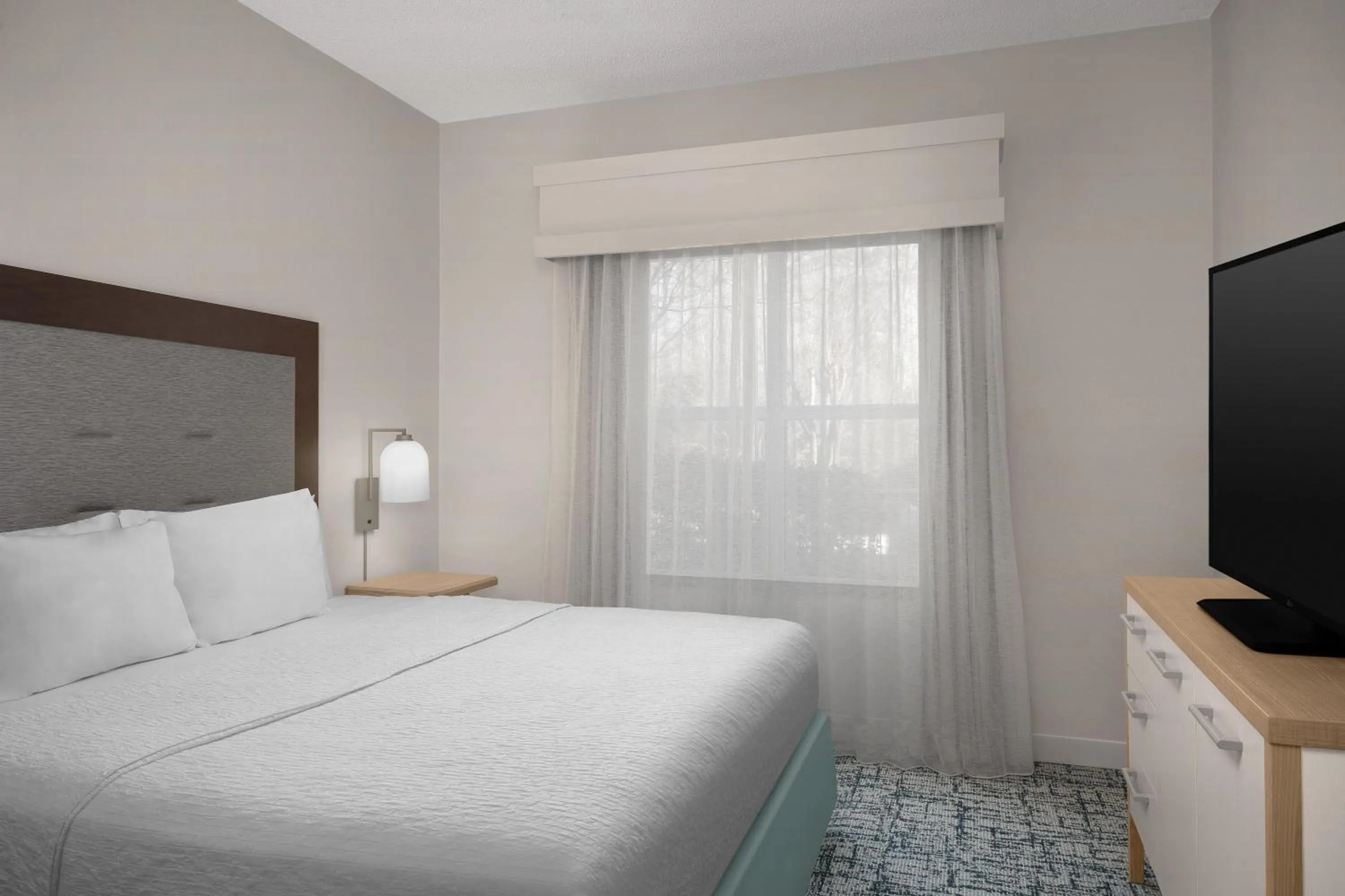 Bed in Homewood Suites by Hilton Raleigh/Cary