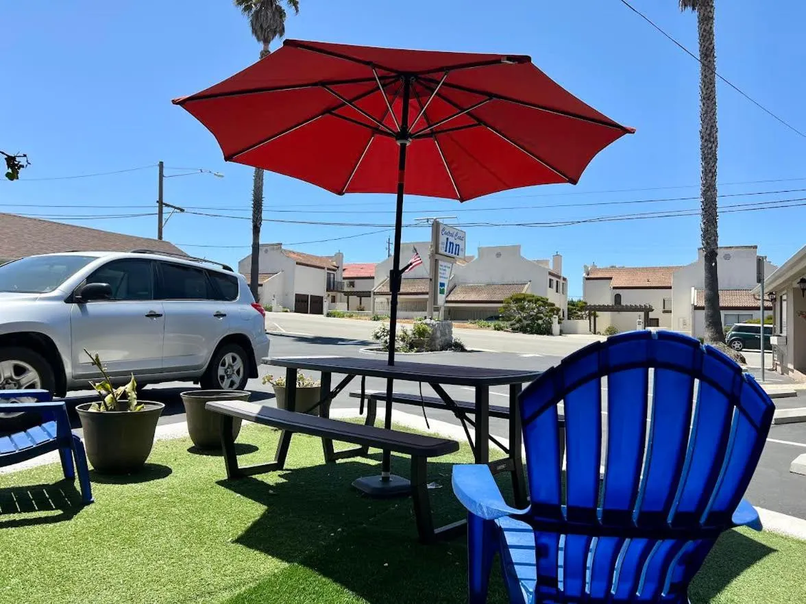 Property building in Central Coast Inn Cayucos