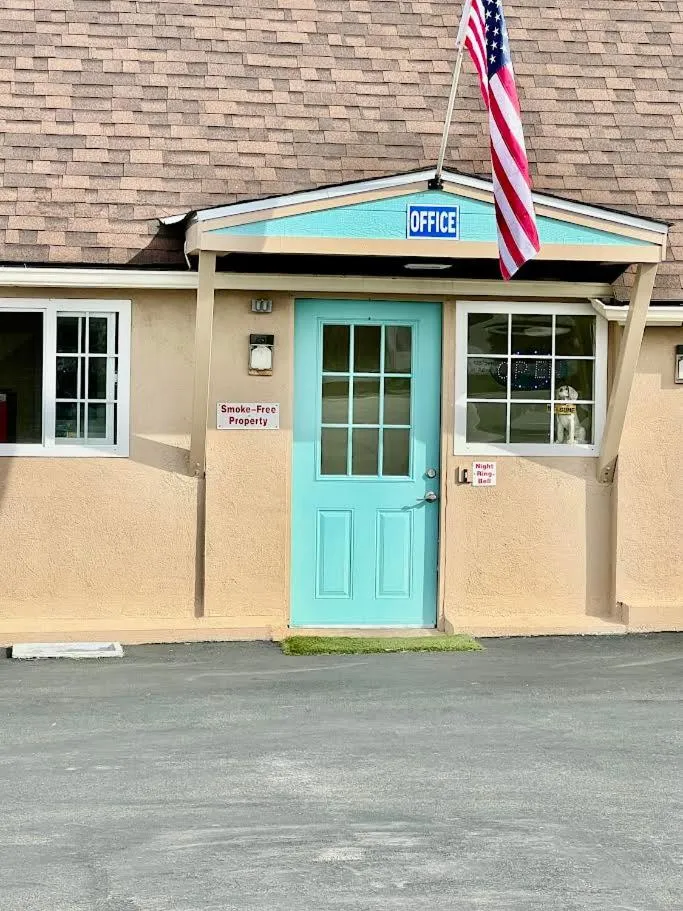 Property building in Central Coast Inn Cayucos