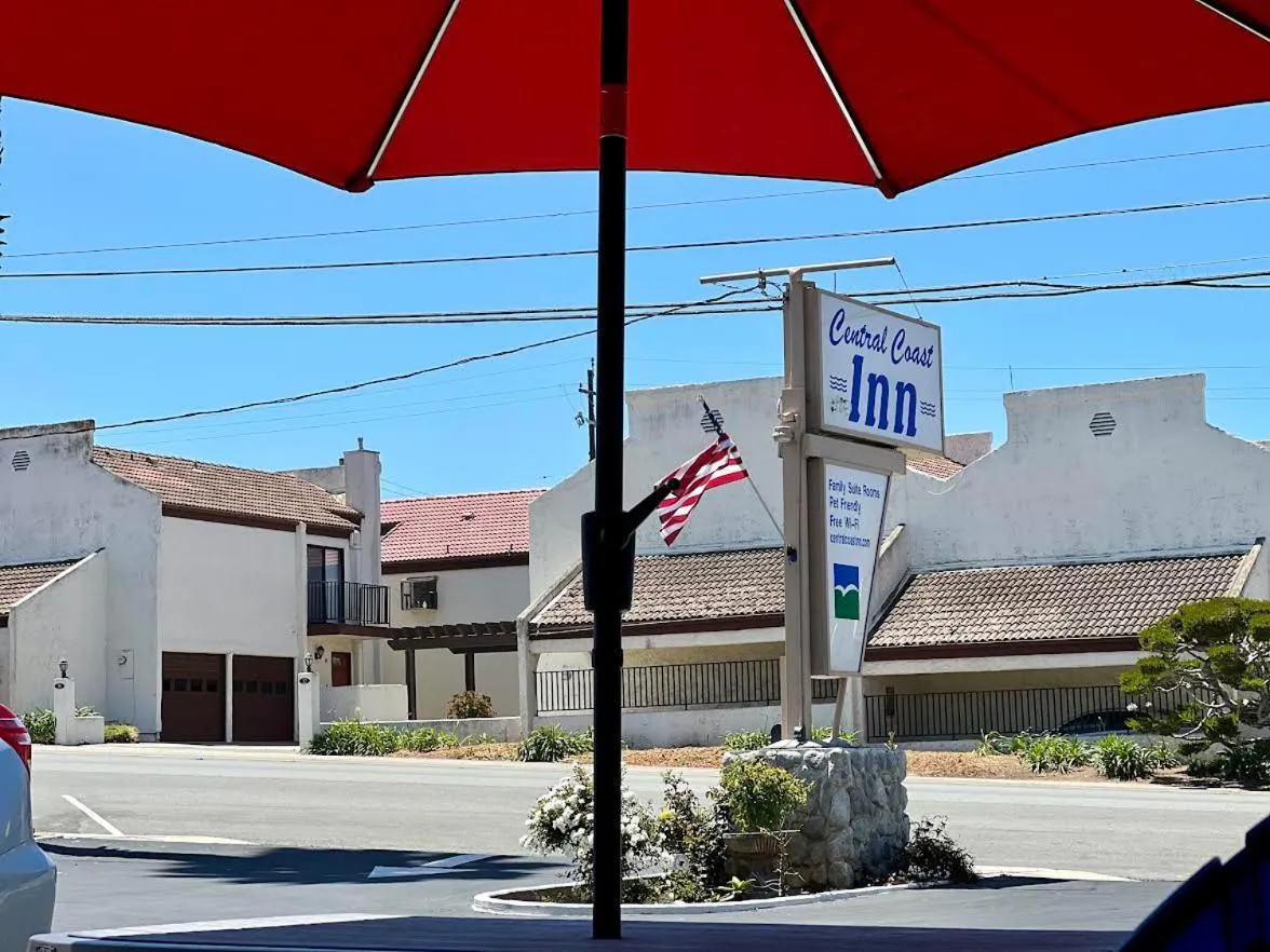 Property building in Central Coast Inn Cayucos
