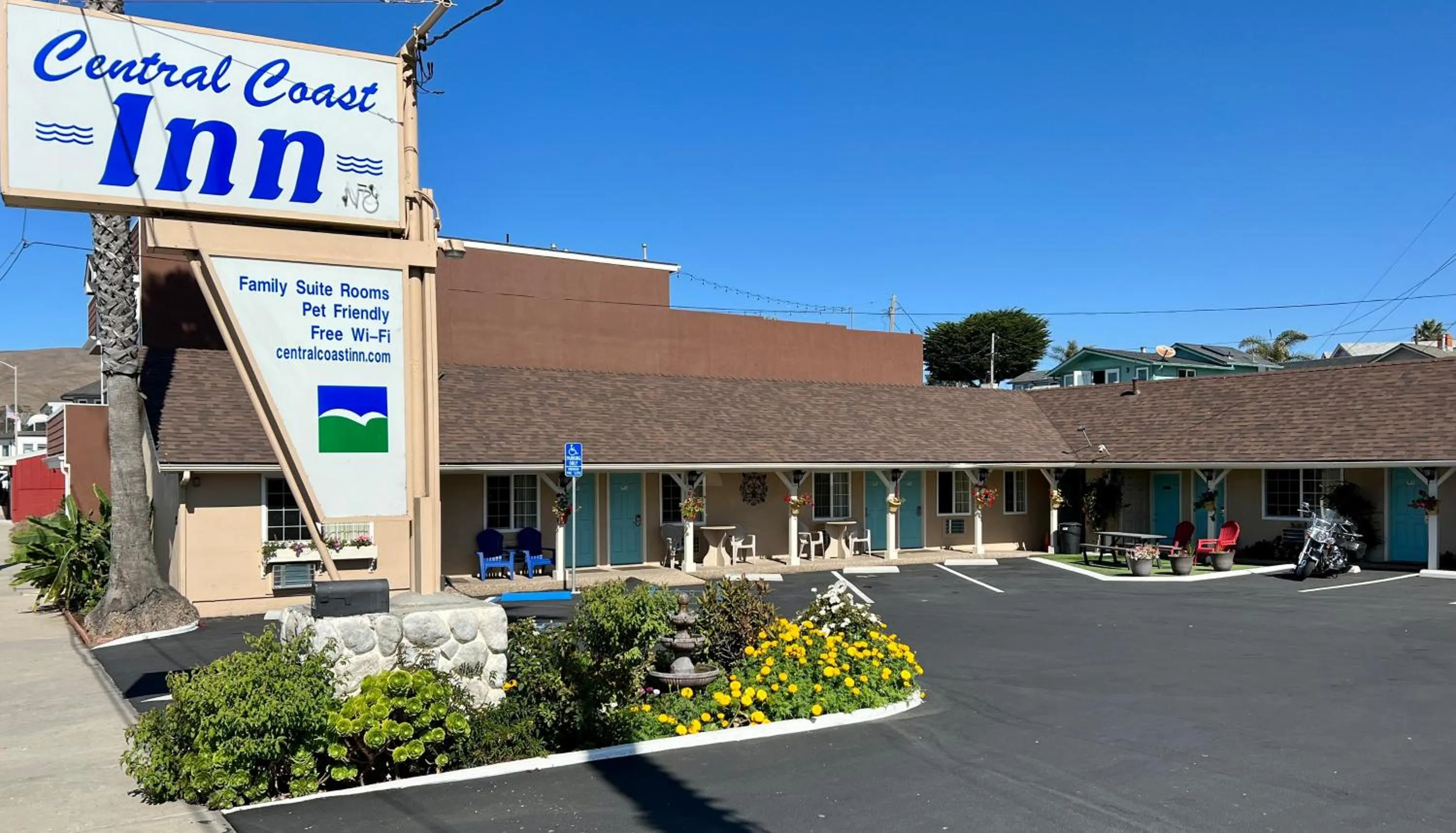 Property building in Central Coast Inn Cayucos