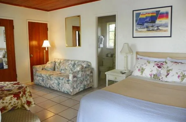 Bedroom, Bed in Island Breeze Inn - Venice