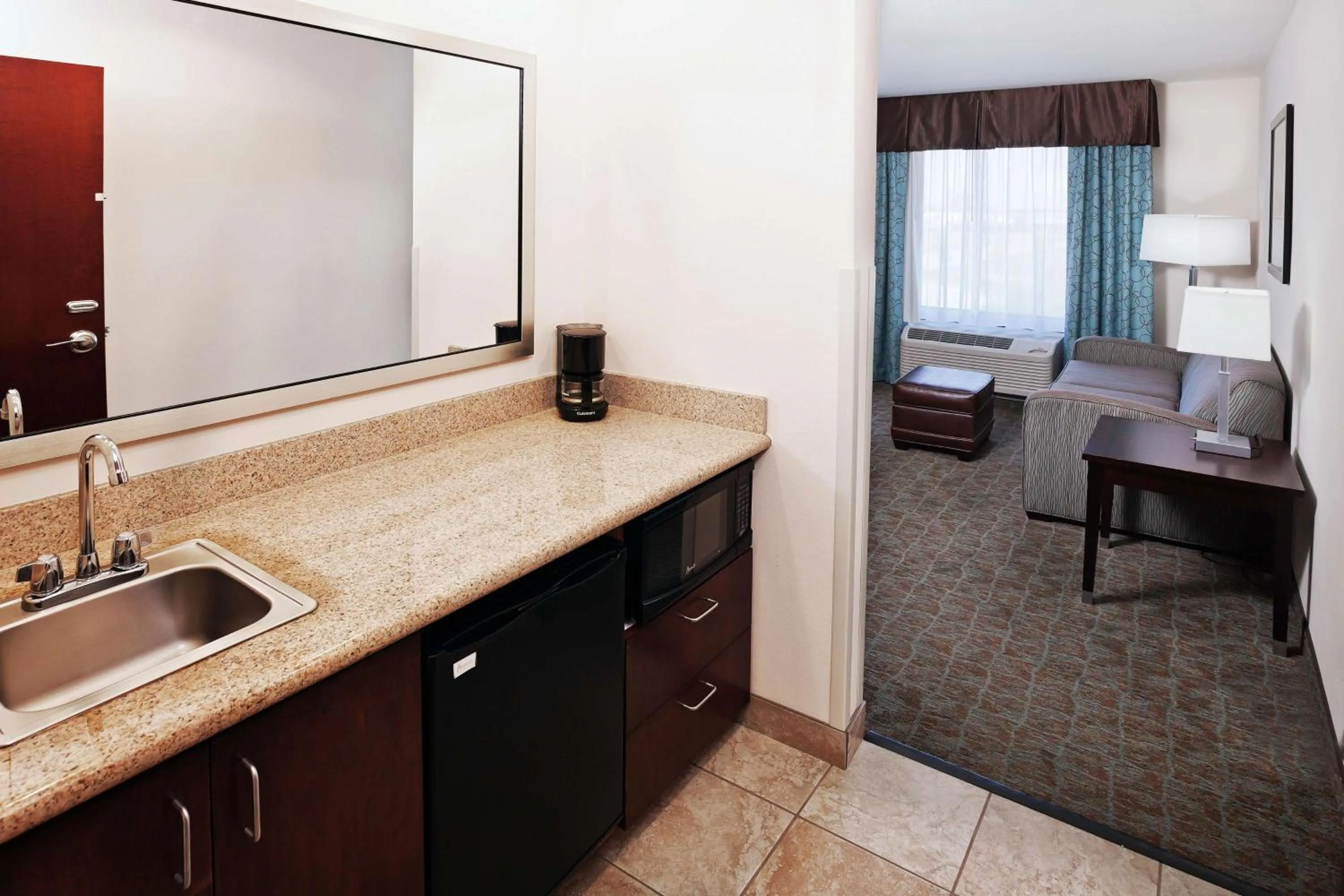 Kitchen or kitchenette in Hampton Inn & Suites Liberal