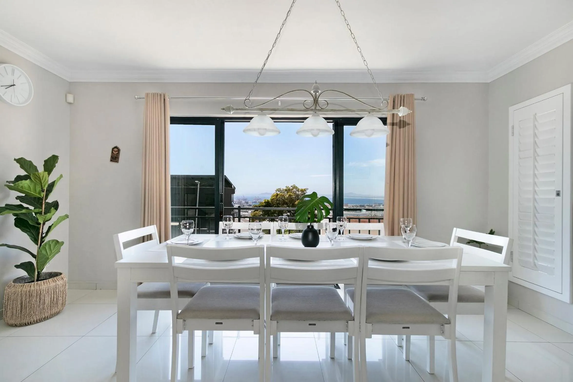 Dining area in STAR APARTMENTS