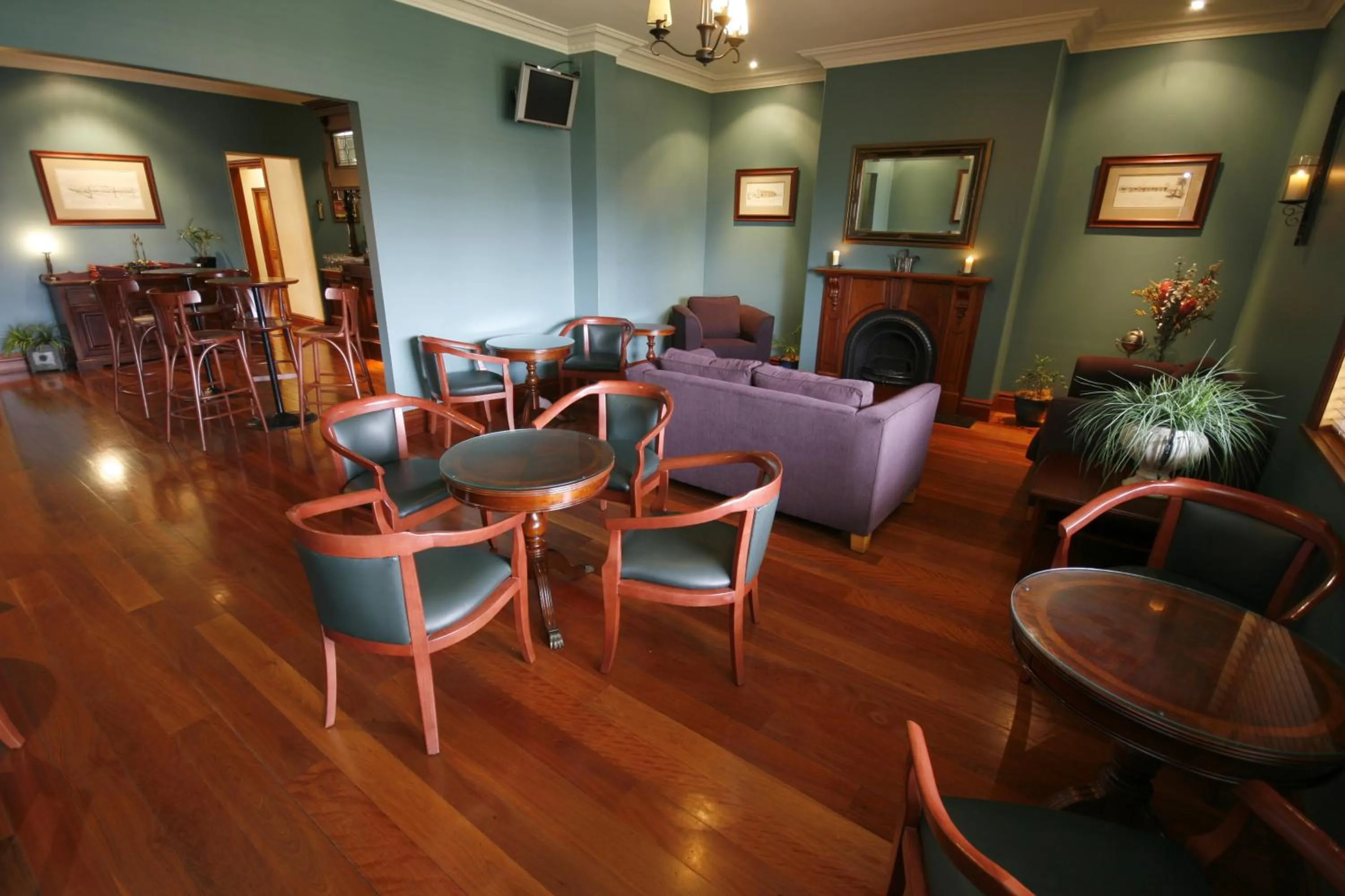 Dining area in Best Western Plus All Settlers Motor Inn