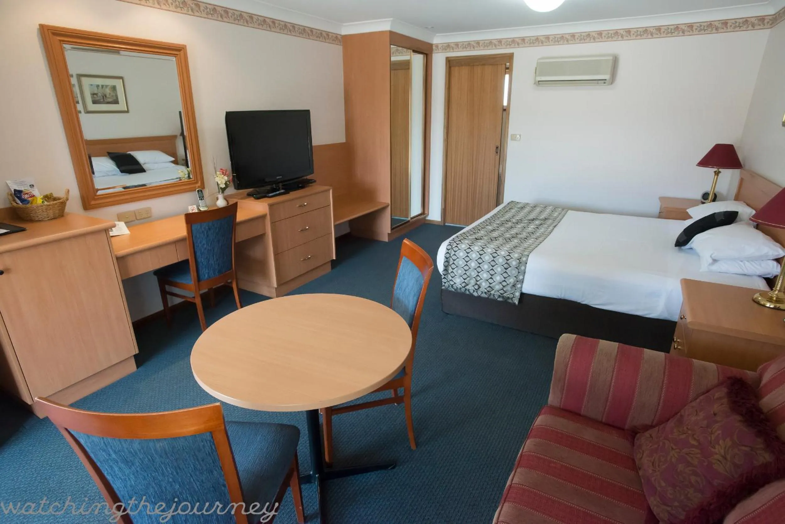 Bedroom, Bed in Best Western Plus All Settlers Motor Inn