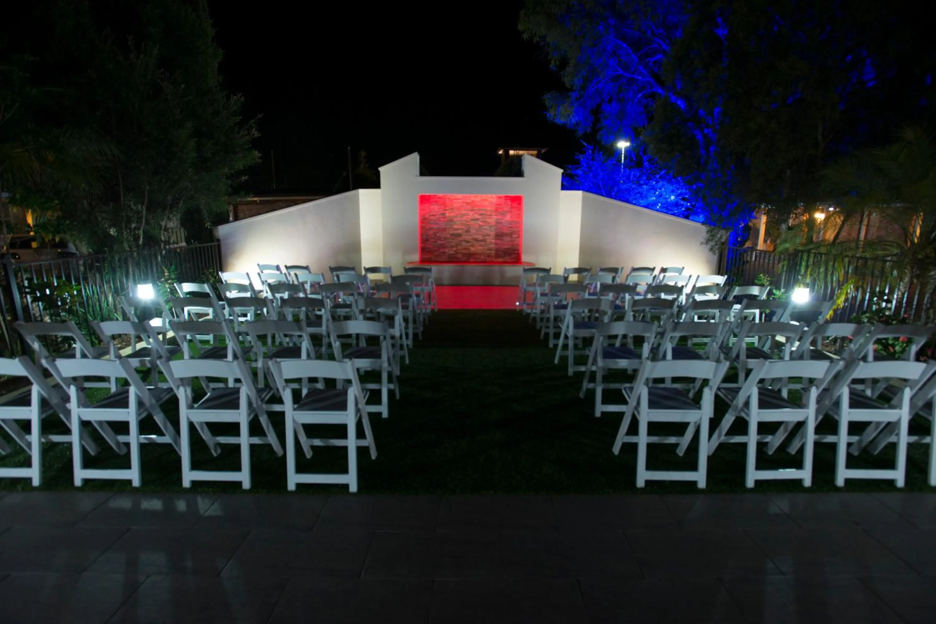 Garden in Best Western Plus All Settlers Motor Inn