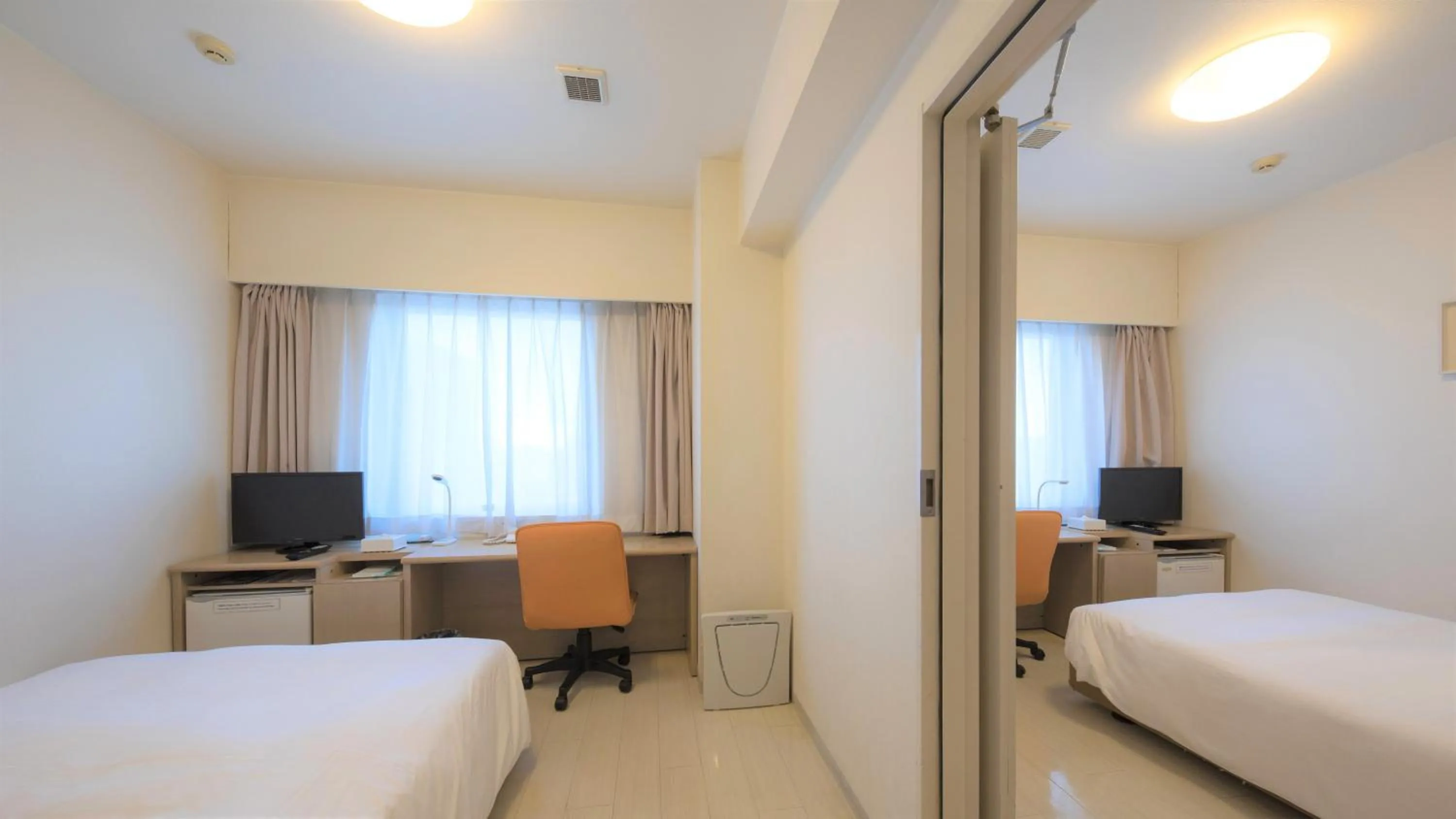 Bedroom, Bed in Smile Hotel Okinawa Naha (Tomari Port)
