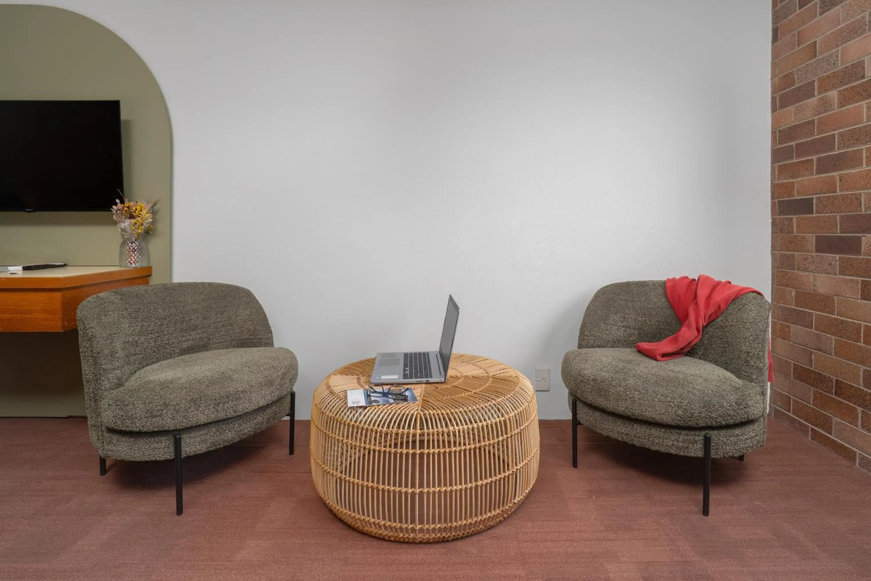 hair dresser in All Seasons Motel Armidale