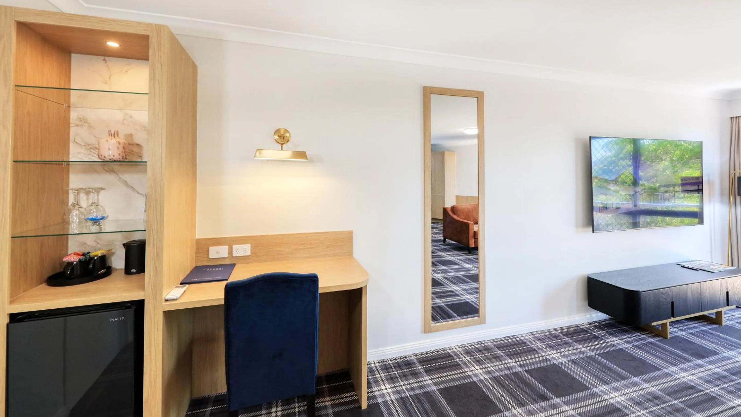 Kitchen or kitchenette in Dubbo RSL Club Motel