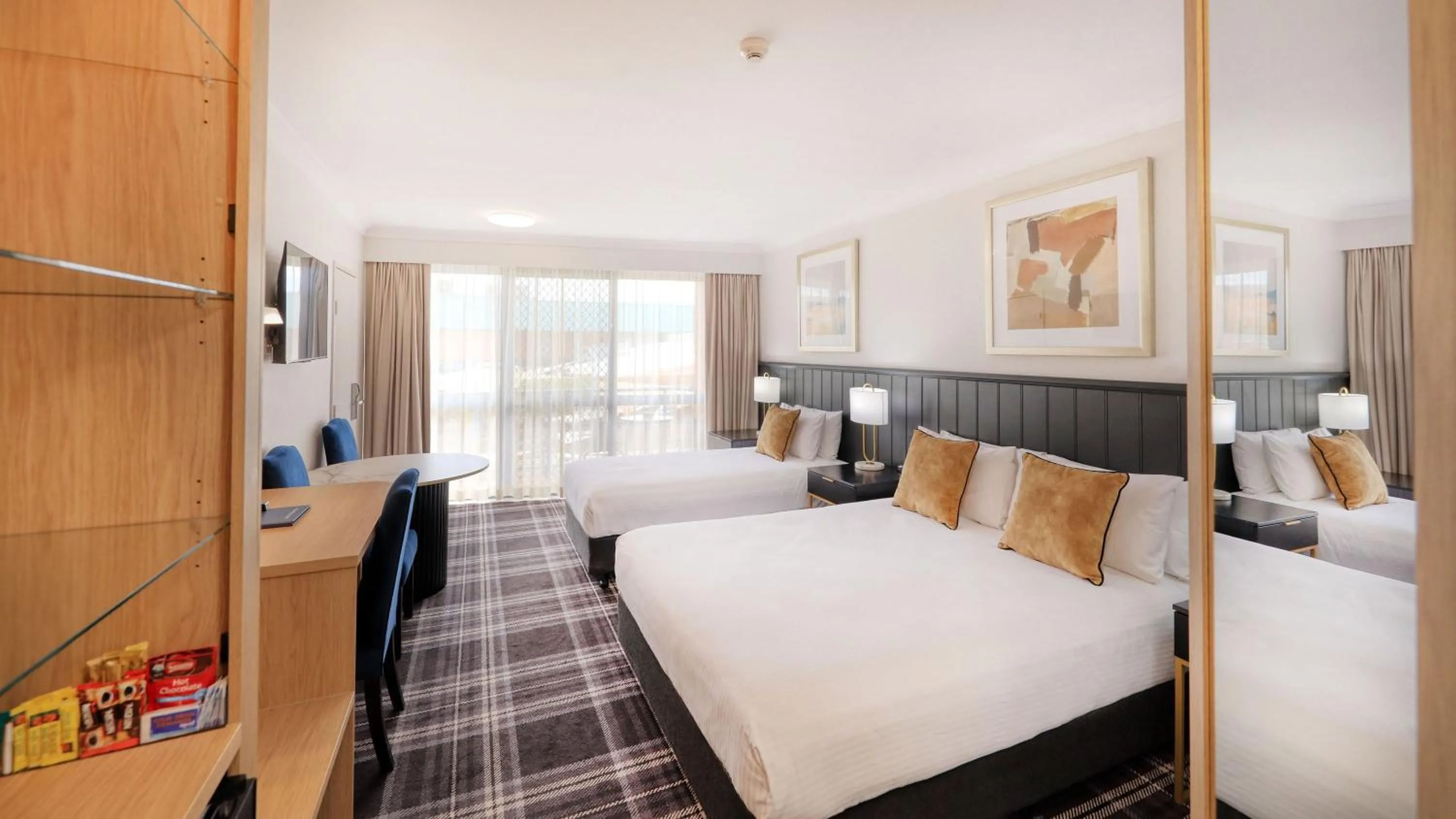 Bed in Dubbo RSL Club Motel