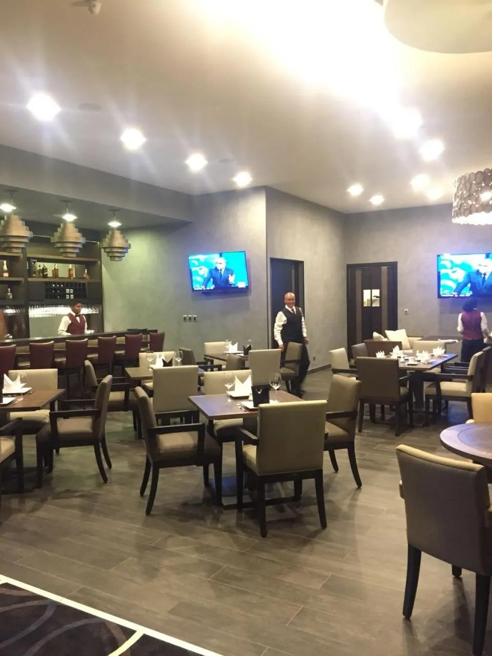 Restaurant/places to eat in Huper Hotel Boutique