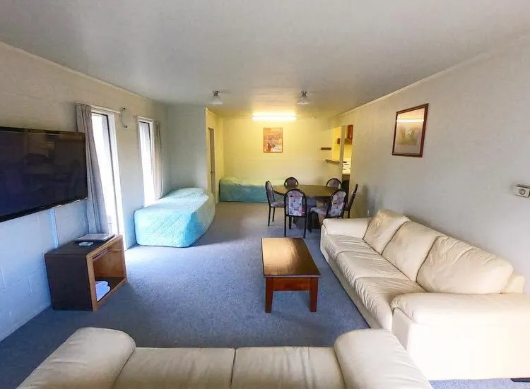 Living room in Ruapehu Mountain Motel & Lodge