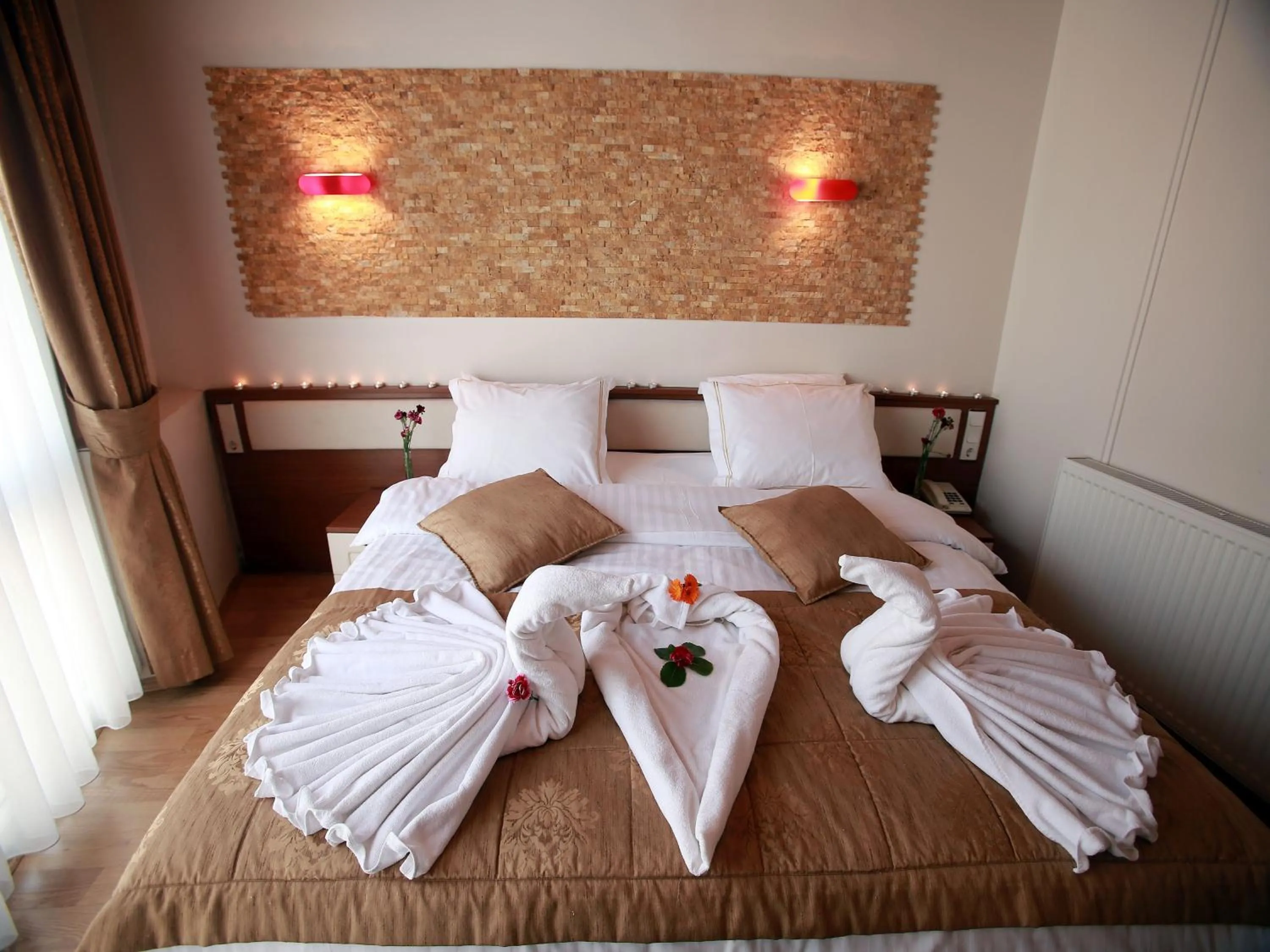 Photo of the whole room, Bed in Arife Sultan Hotel